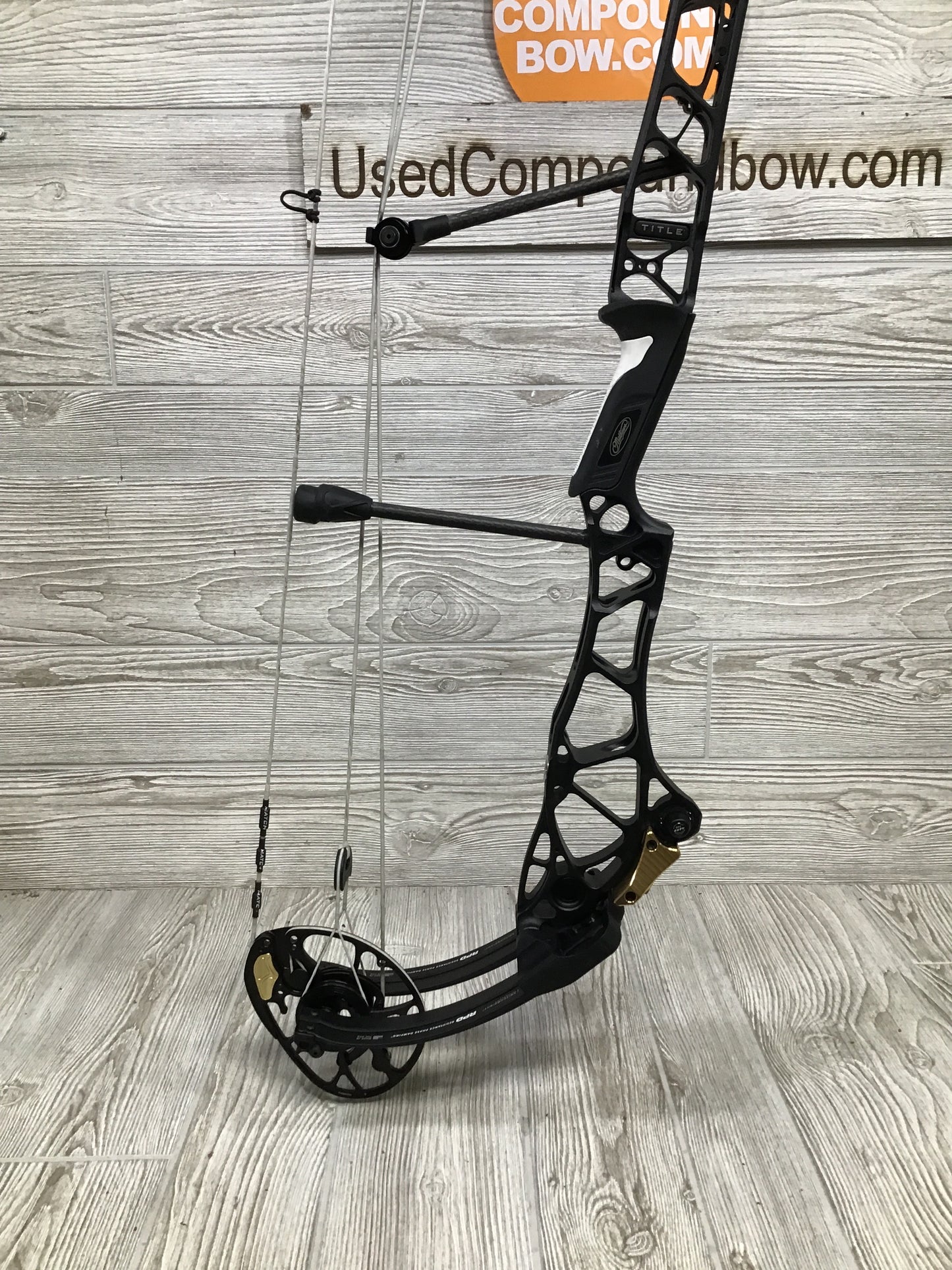 Mathews Title 40 Gen 2 Left Handed Black