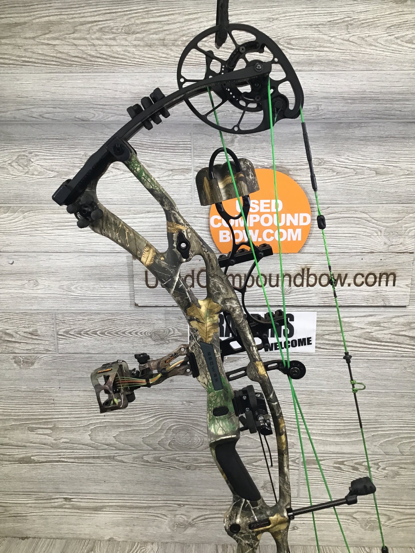 Used Hoyt RX-7 Ultra Right Hand Realtree Edge 55-65# Bone Collector Package