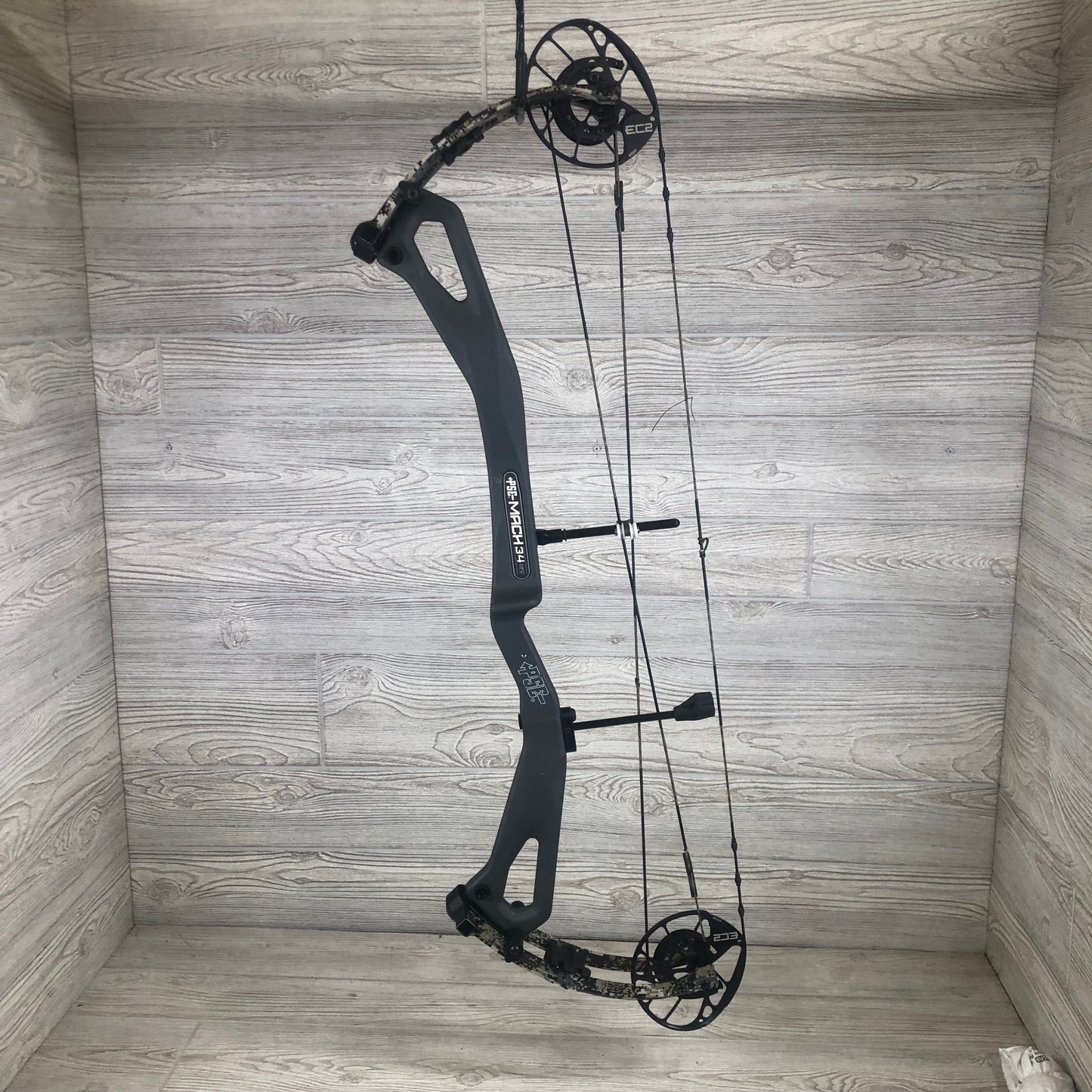 PSE Mach 34 EC2 Cam Right Hand charcoal riser, 70# el2 limbs and 80# FL limbs