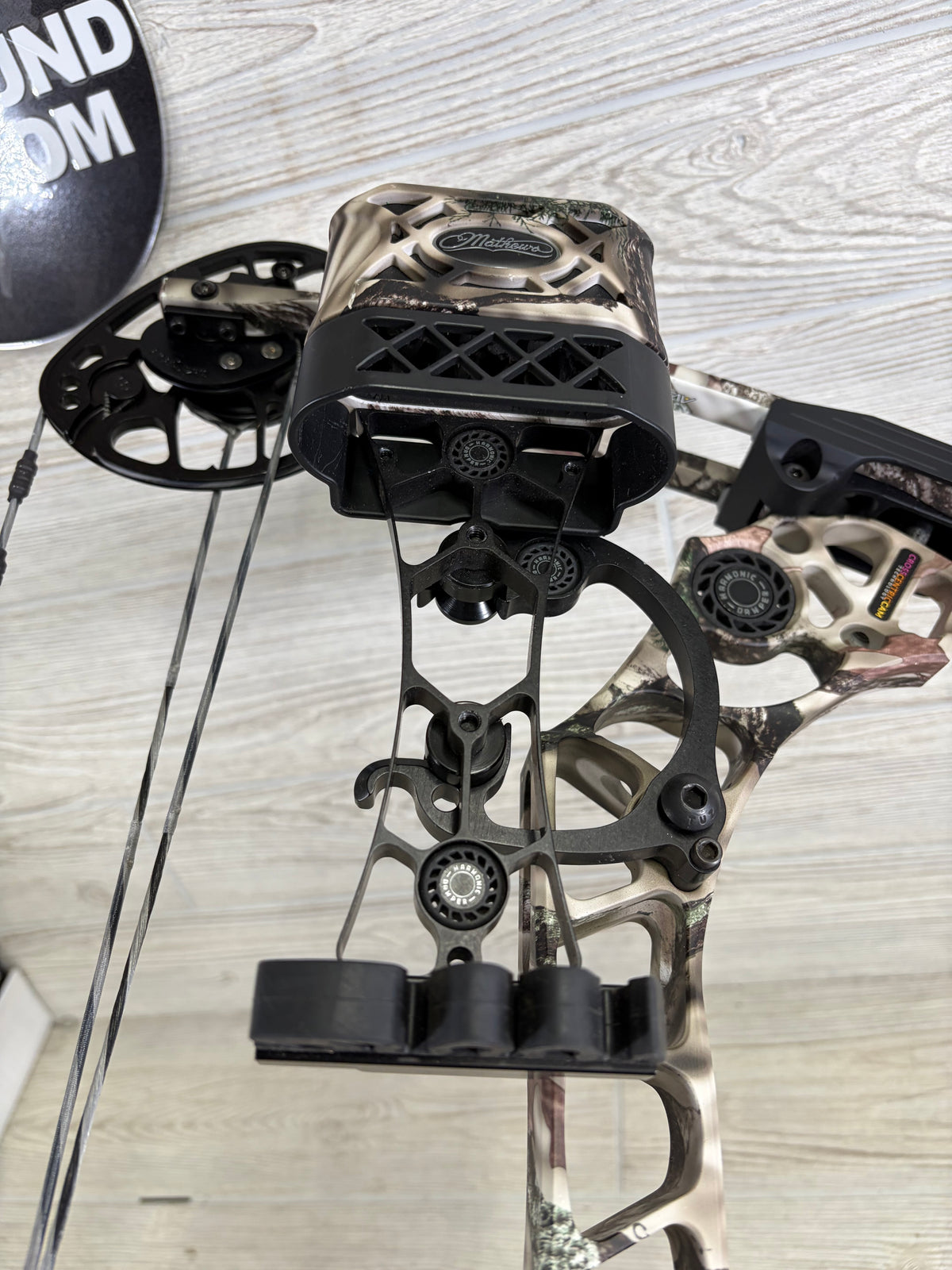 Used Mathews Avail RH Lost XD camo bow package 27" 50#