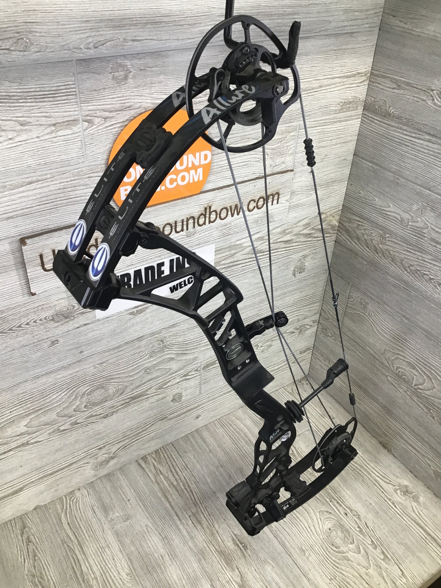 Elite Allure Right Handed Black 40-50lbs Bow