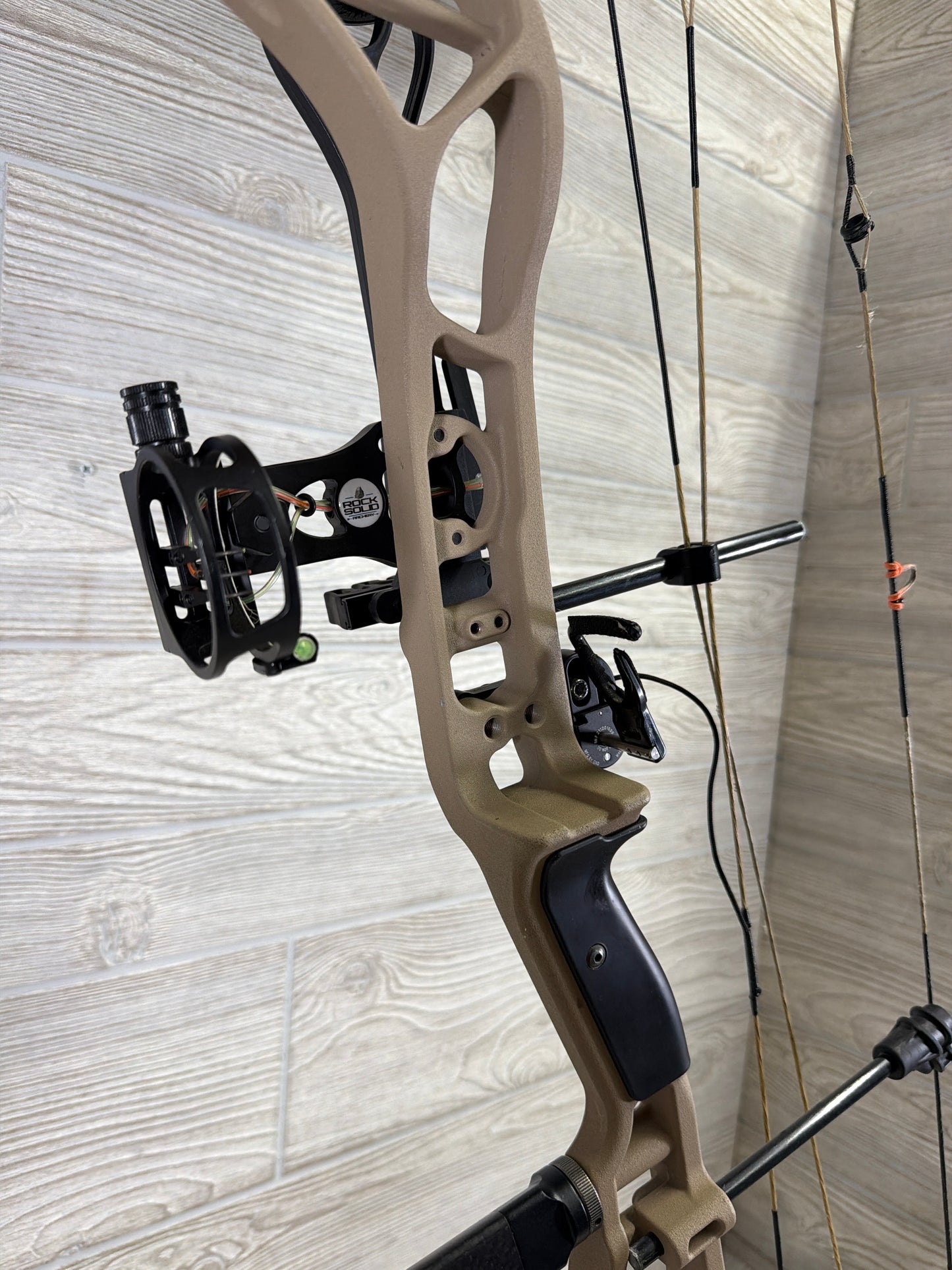Bear Adapt Package Right Handed Tan 24-31" 55-70#