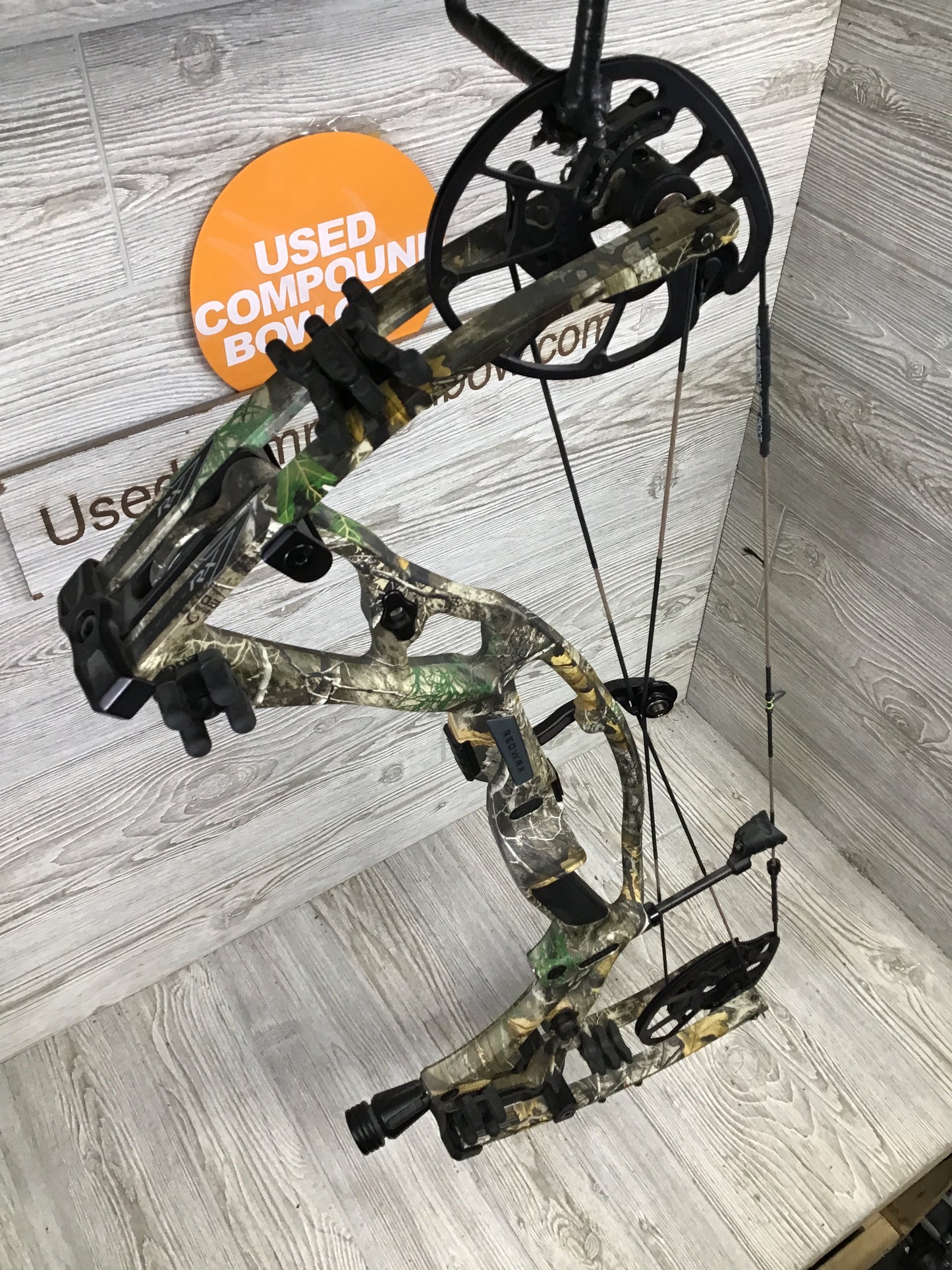 Used Hoyt RX-7 Right Hand 60-70# Realtree Edge 25-30"
