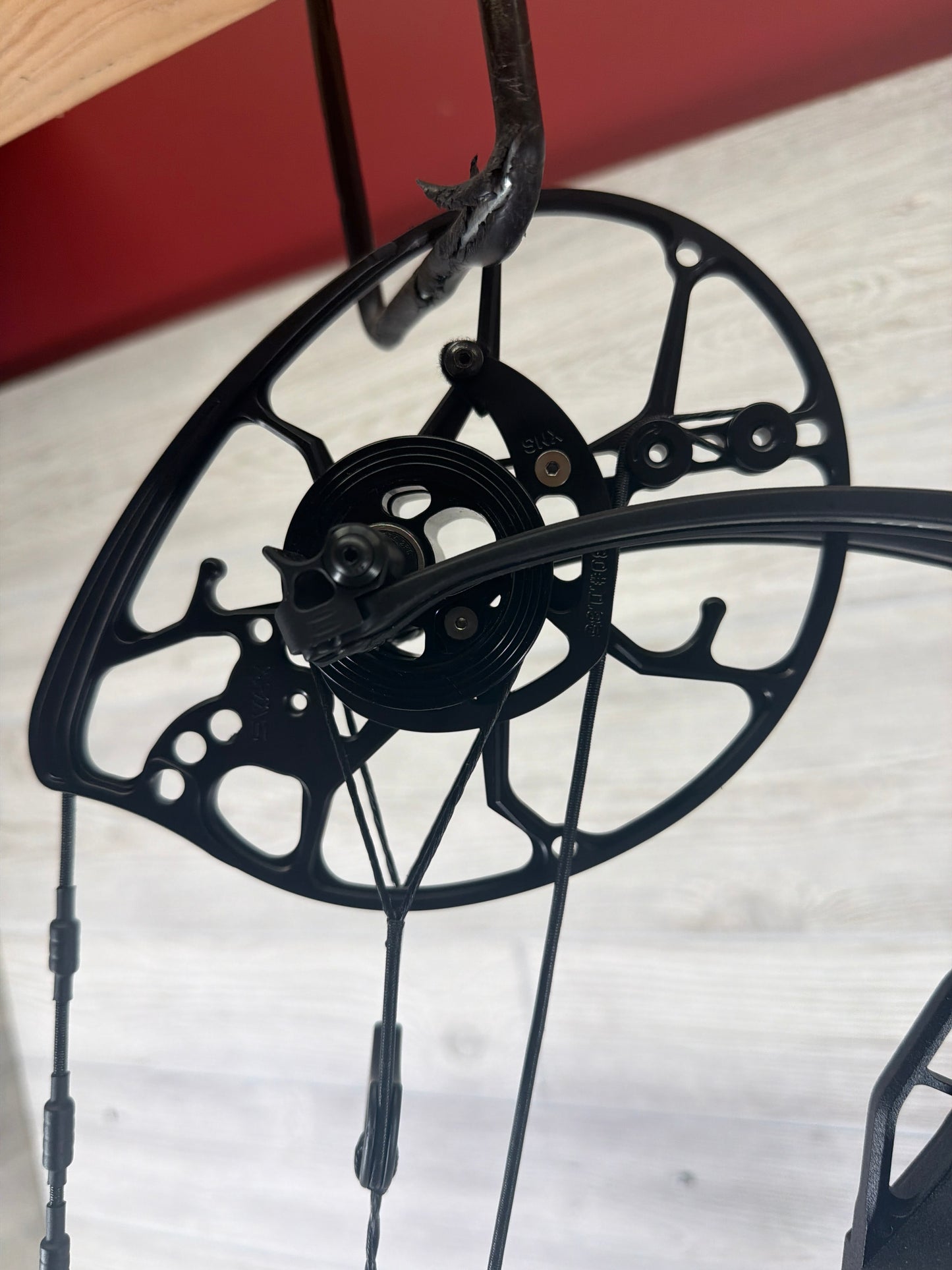 Used Mathews LIFT X 33 80lb 30" Right Hand Black Bow Package (Axcel Achieve XP sight/Hamskea Epsilon Rest)