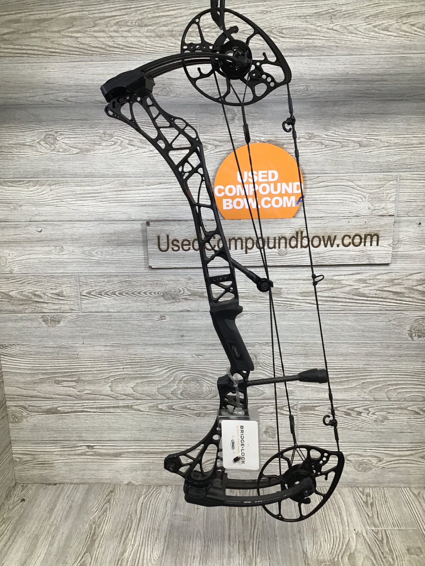 Mathews LIFT RS 26.5" 70lb Right Hand Black bow