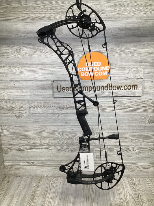 Mathews LIFT RS 26.5" 70lb Right Hand Black bow