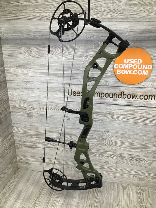 Elite Era Carbon Right Handed Outdoor Green