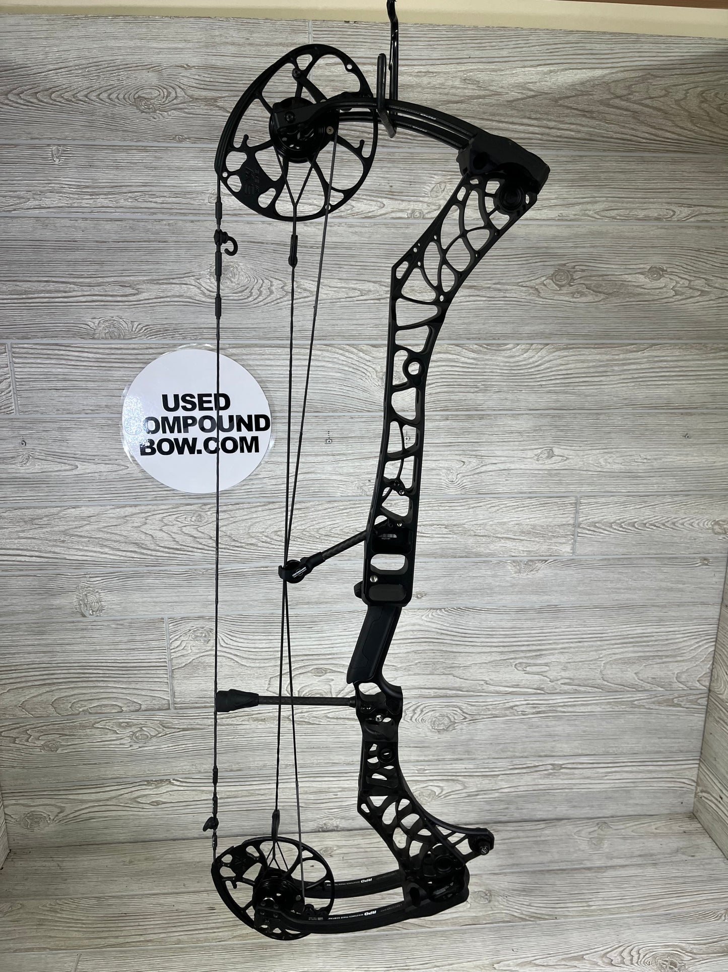 Mathews Phase 4 33 Black RH BOW ONLY