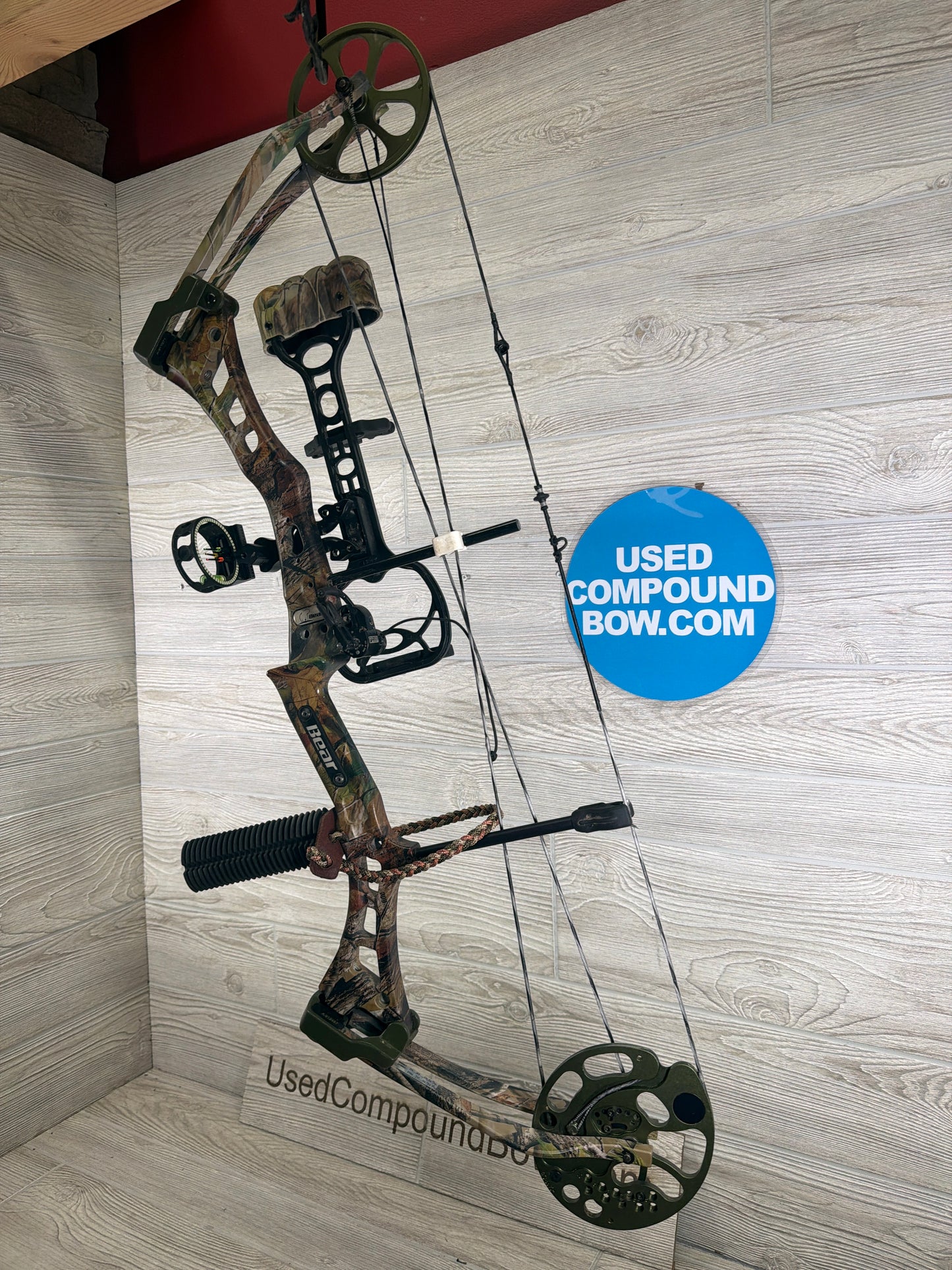 Used Bear Encounter 28" 70lb Right Hand Camo Bow PKG