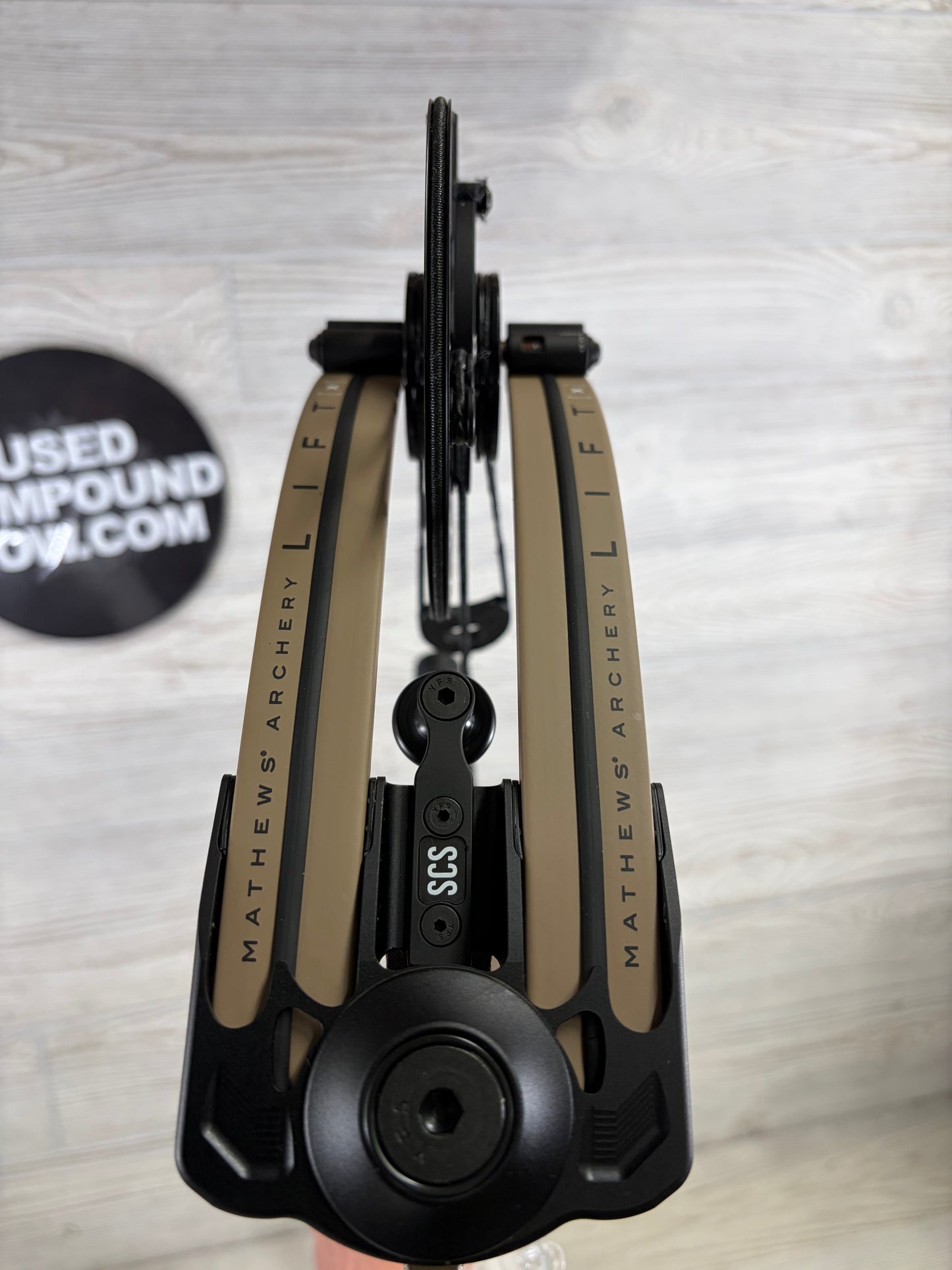 Used Mathews Lift X 29.5 Right Handed Earth with Mathews MX2 Rest