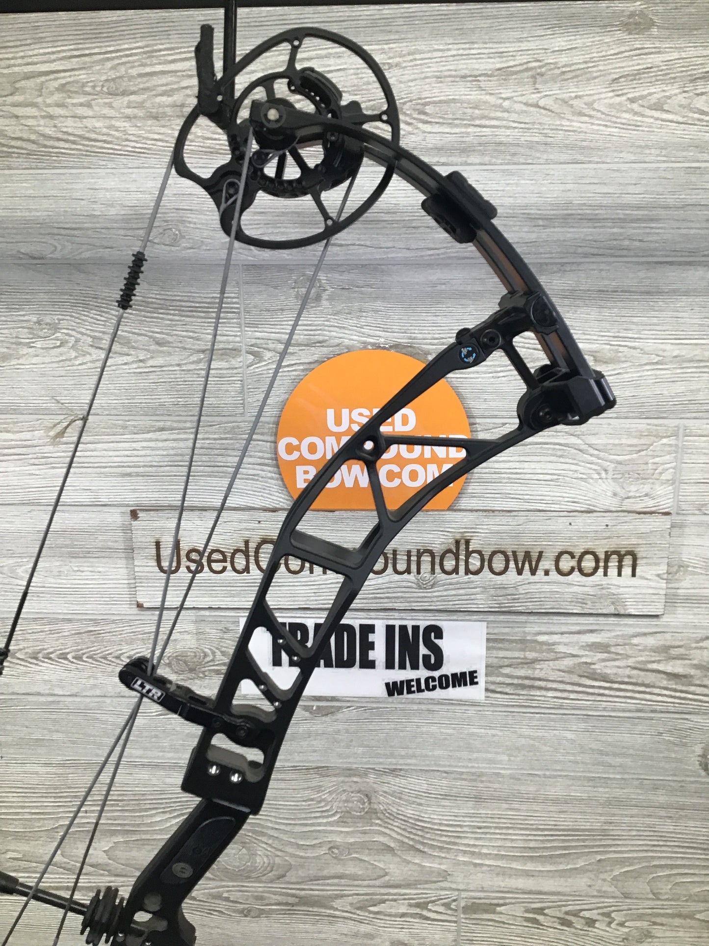 Elite Allure Right Handed Black 40-50lbs Bow