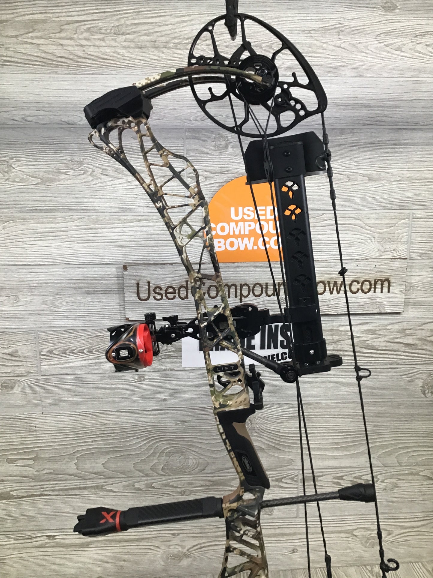 Used Mathews Lift X 29.5 Right Hand 28.5"/70# Sitka Subalpine Package