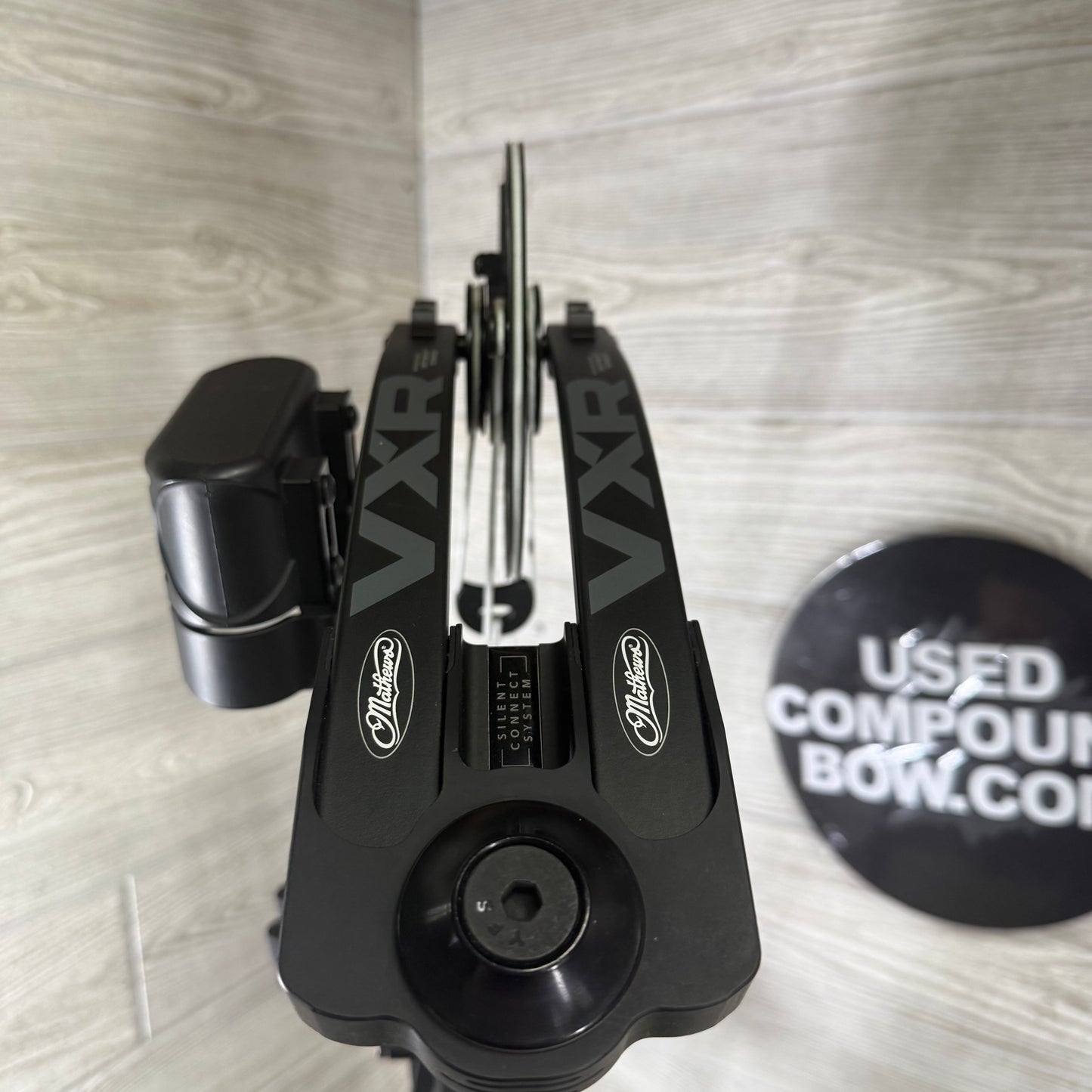 Used Mathews VXR 31.5 Black RH 30" 70lbs