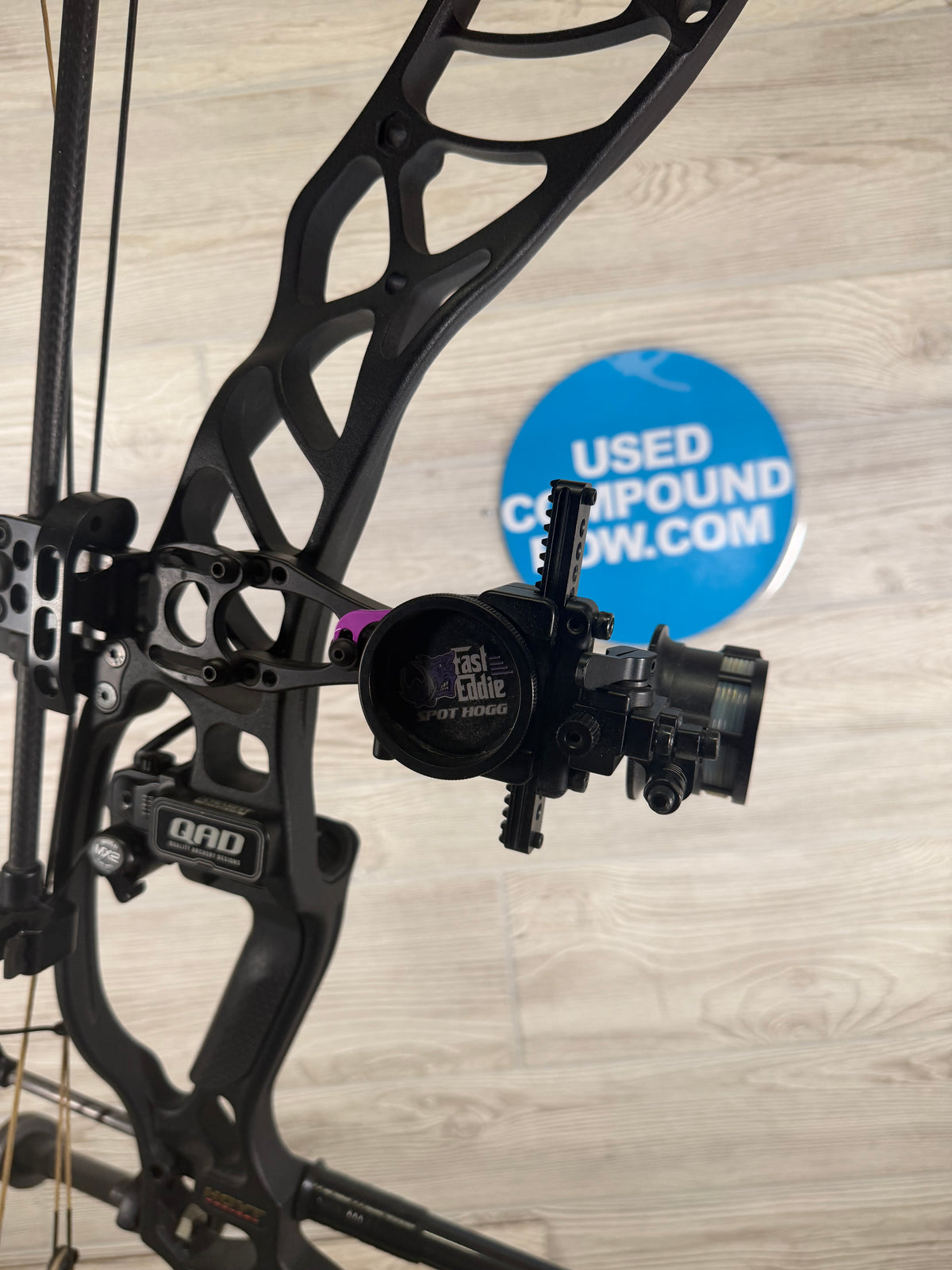 Used Hoyt Helix Ultra RH Black 29-32" 60-70# PKG