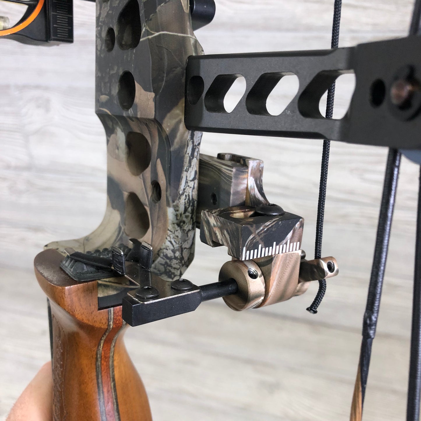 Mathews Outback 27" 60lb Right Handed Bow package