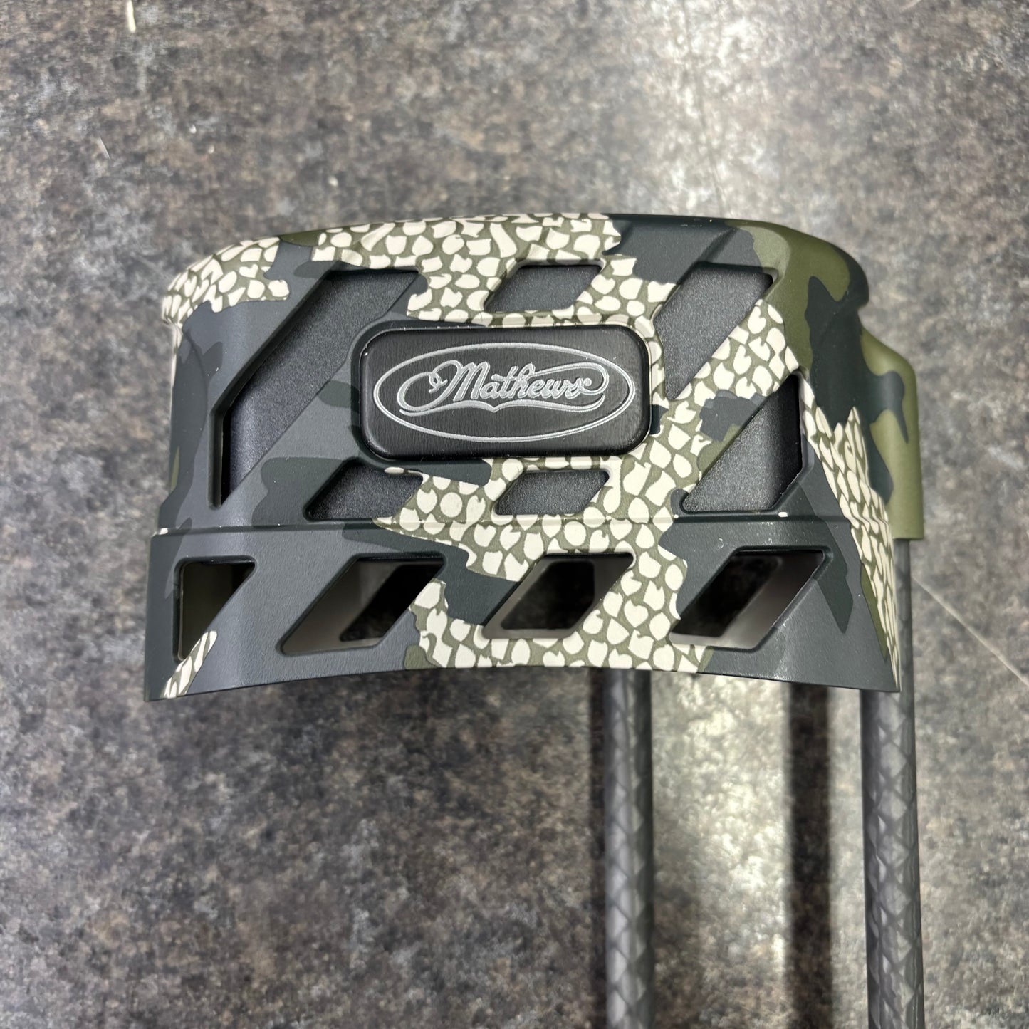 Used Mathews LowPro Detachable Right Hand Quiver Kuiu