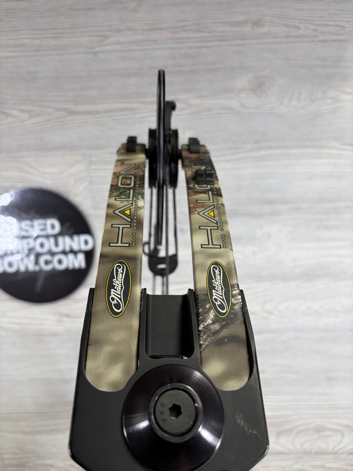Used Mathews Halon 6 Right Handed 28/70 with Rest