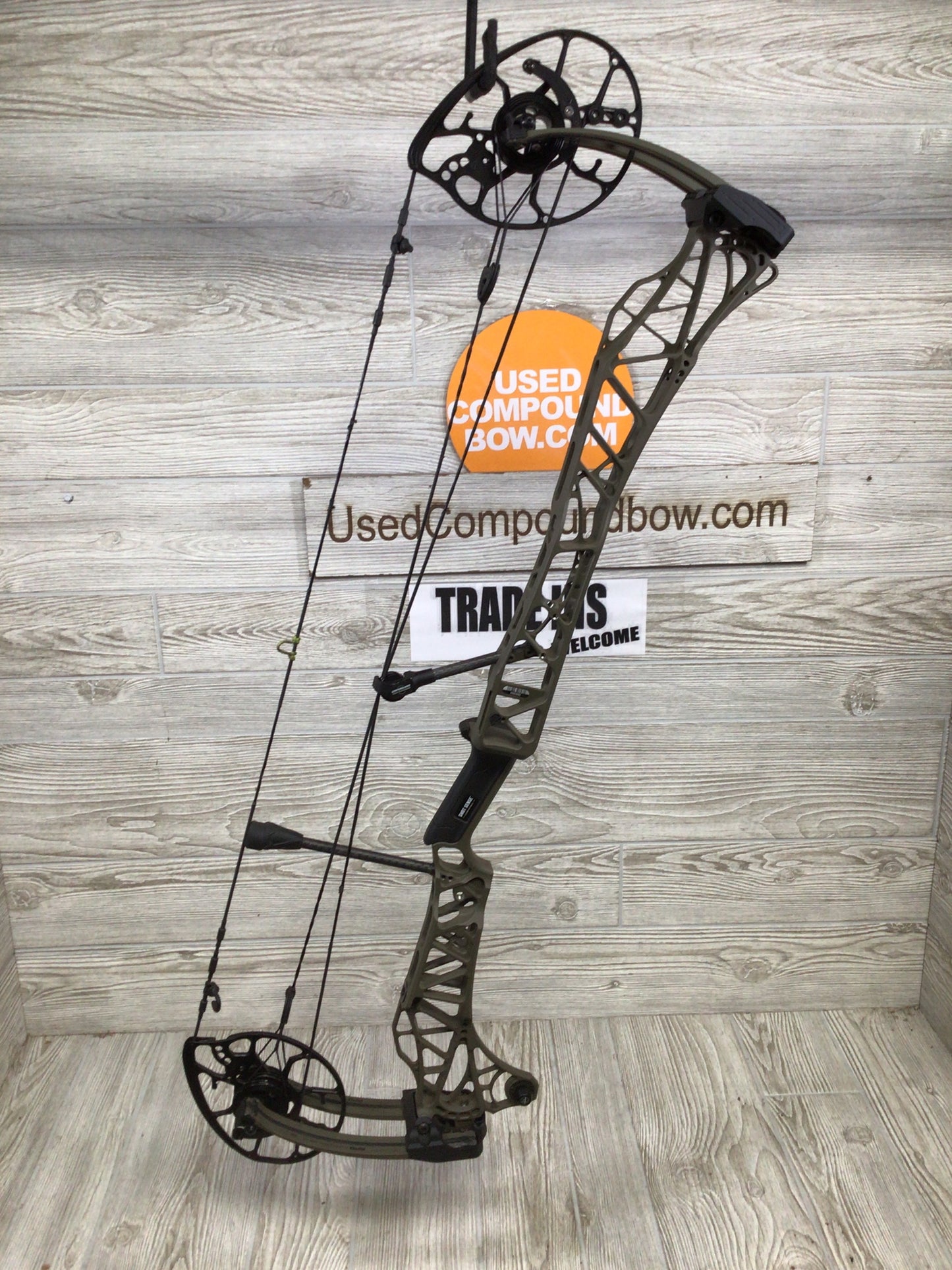 Used Mathews Lift 33 RH Ambush Green 28.5/70#