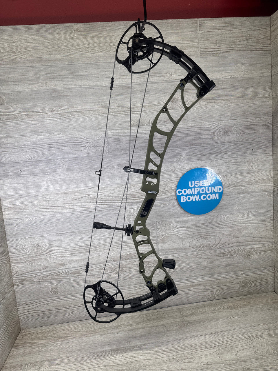 Elite Omnia Right Hand 70lb OD Green