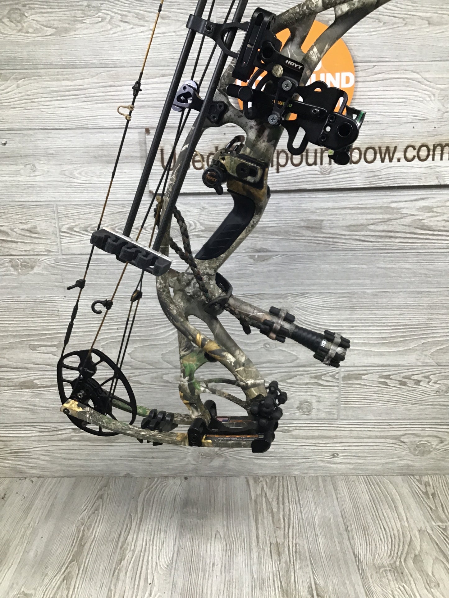 Used Hoyt Carbon RX-3 27-30 40-50# realtree Right handed package