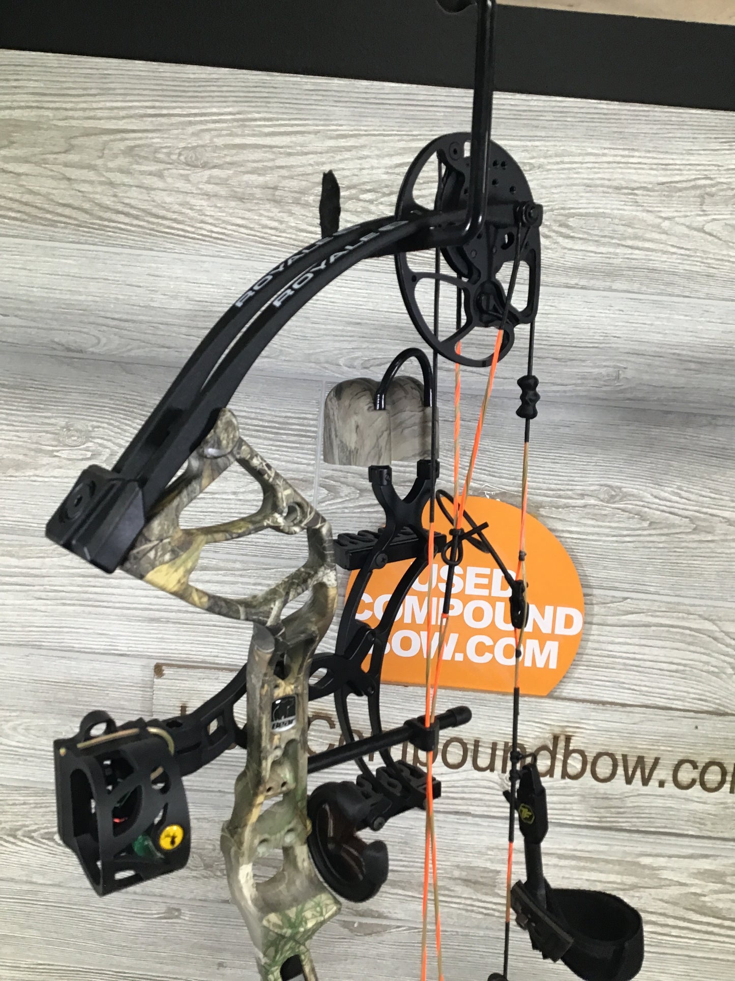 Used Bear Royale RH Camo Bow package