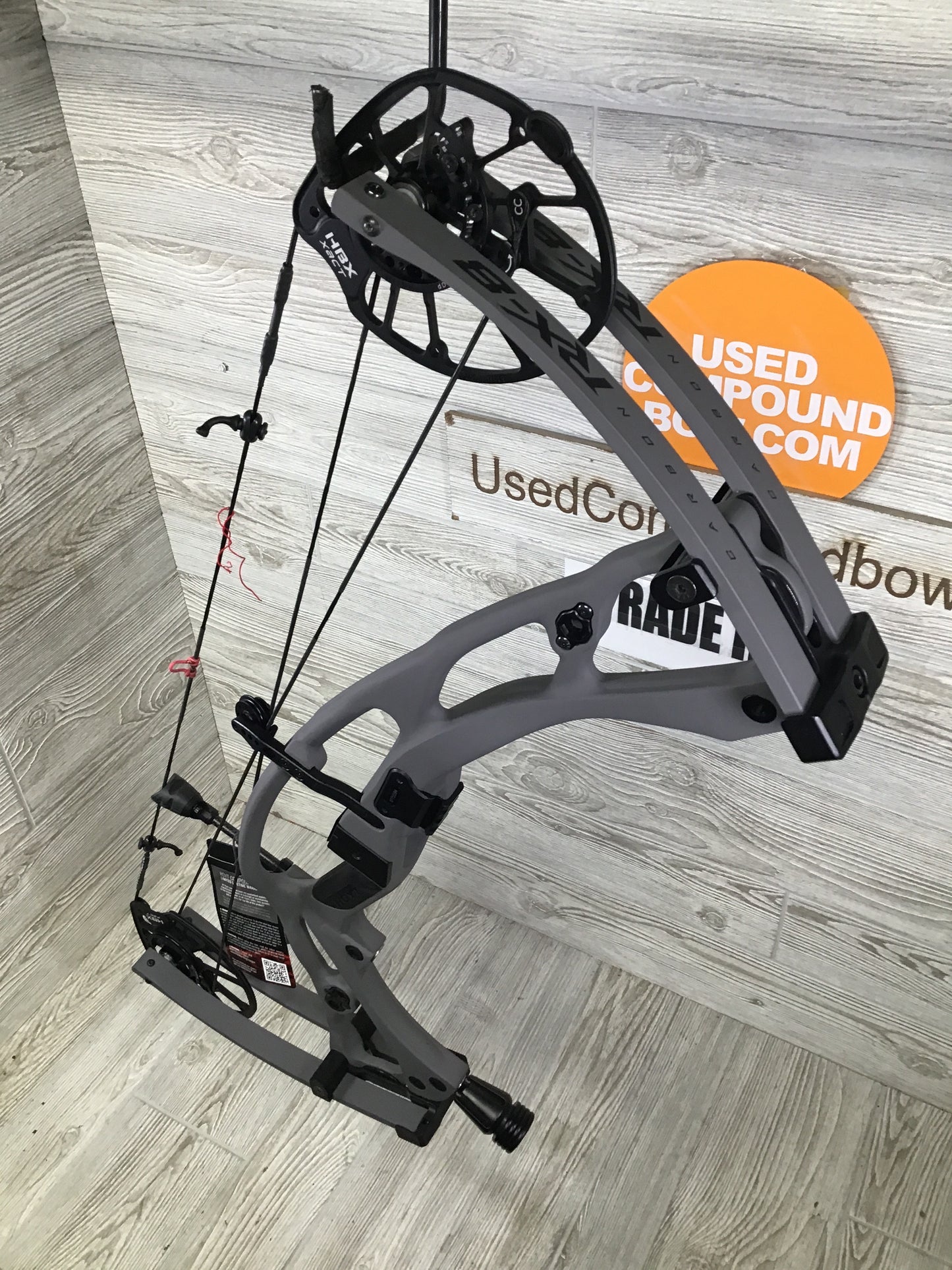Hoyt RX-8 Right Hand 60-70# Tombstone 28.5-30"