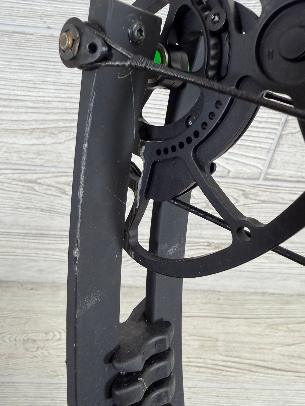Used Hoyt Torrex Package RH Camo 60-70lbs 26-30" Draw