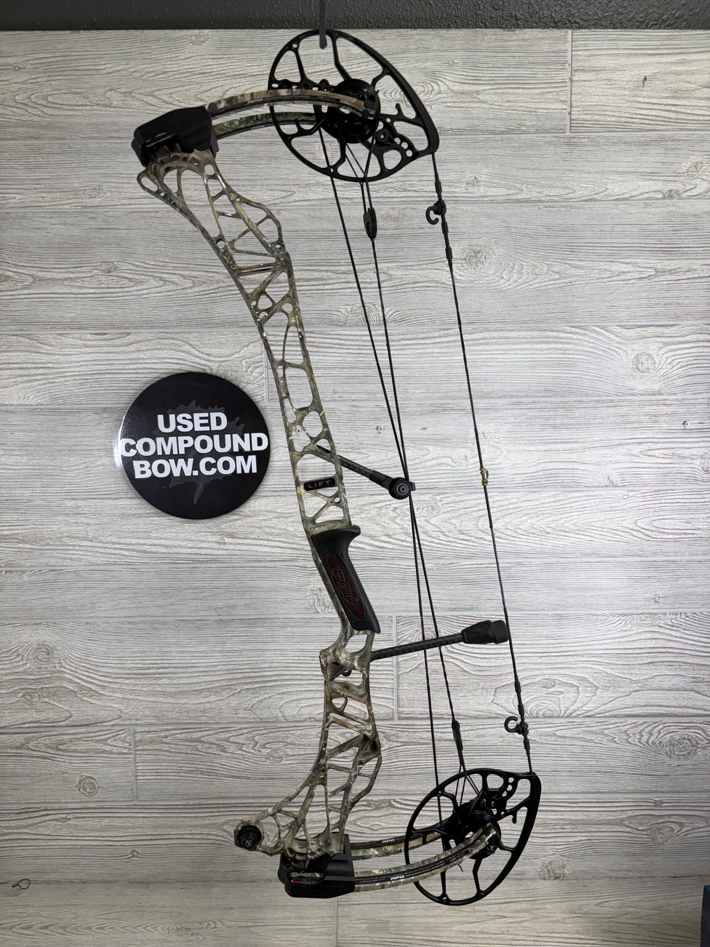 Used Mathews Lift 29.5 Right Handed RealTree Camo