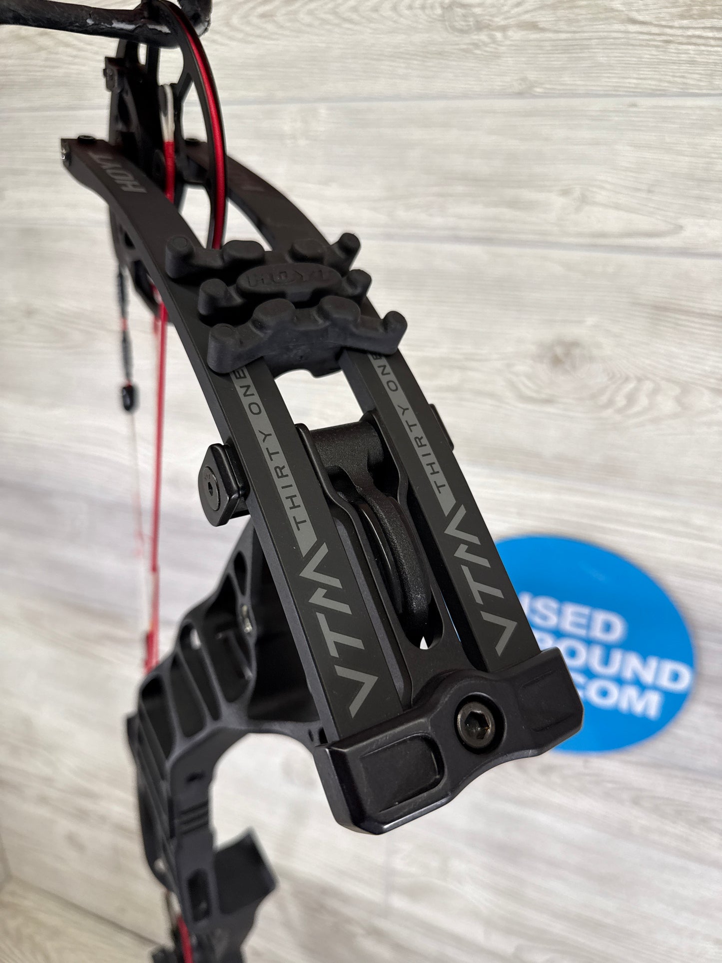 Hoyt VTM 31 Right Hand Black 60-70lbs 28"
