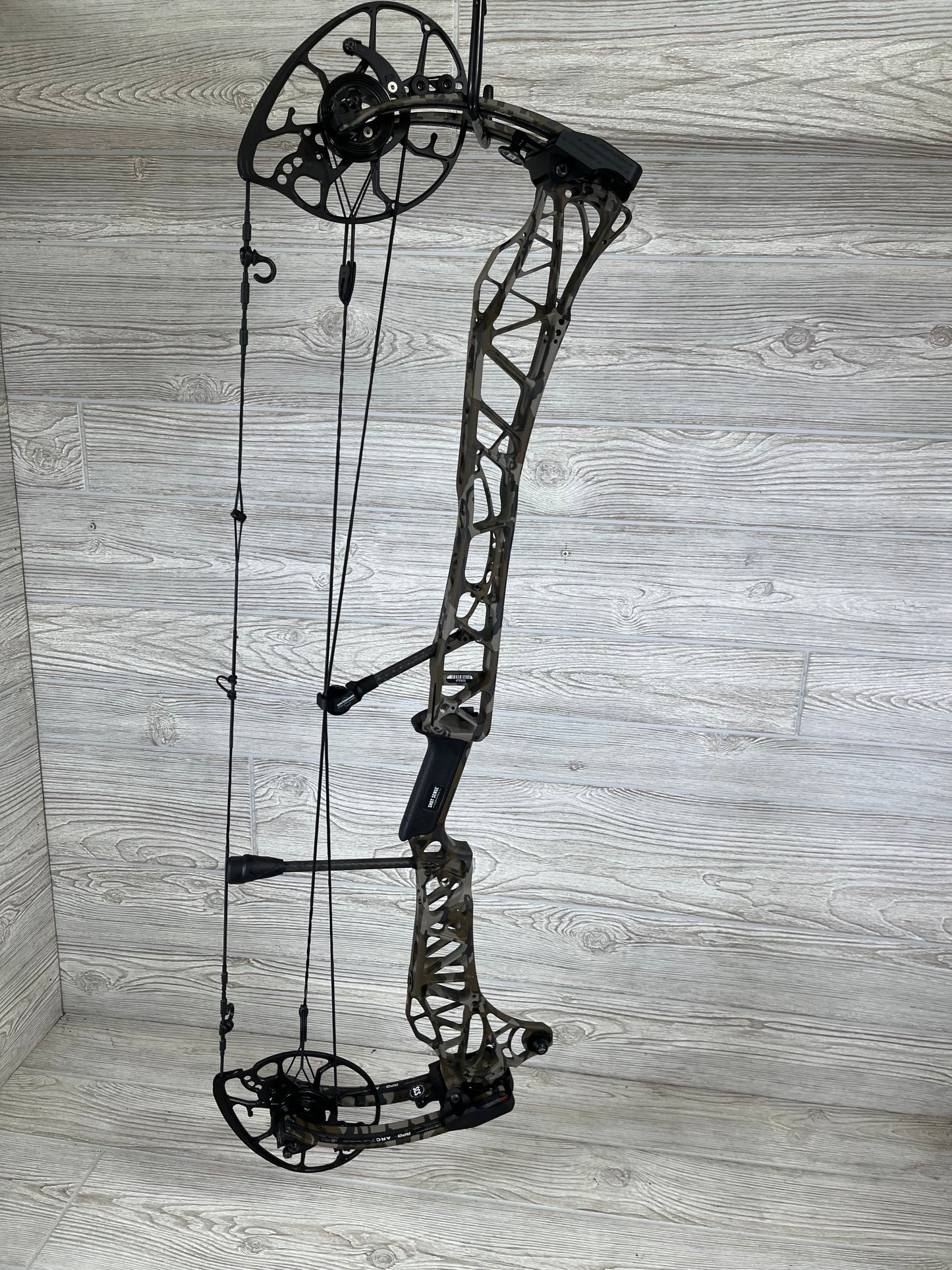 Used Mathews Lift X 33 Mossy Oak Bottomlands RH-70-28.5