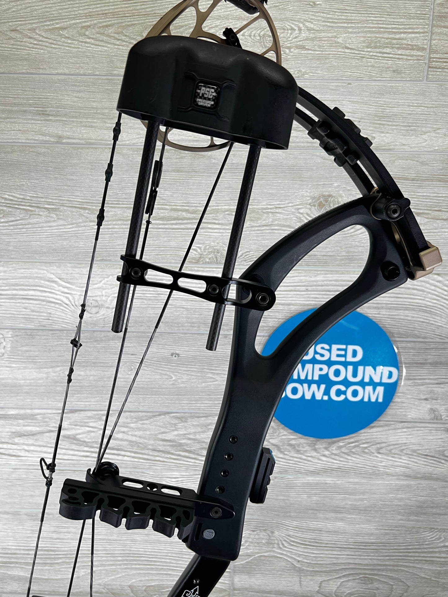 Used PSE Mach 30 DS RH 70lbs Black with Quiver