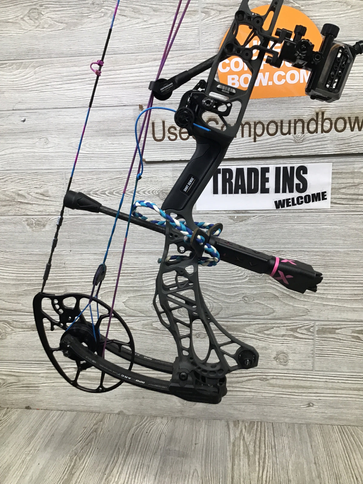 Used Mathews Lift RS Right Handed Shale Riser/ Black limbs Lightweight Limb Package