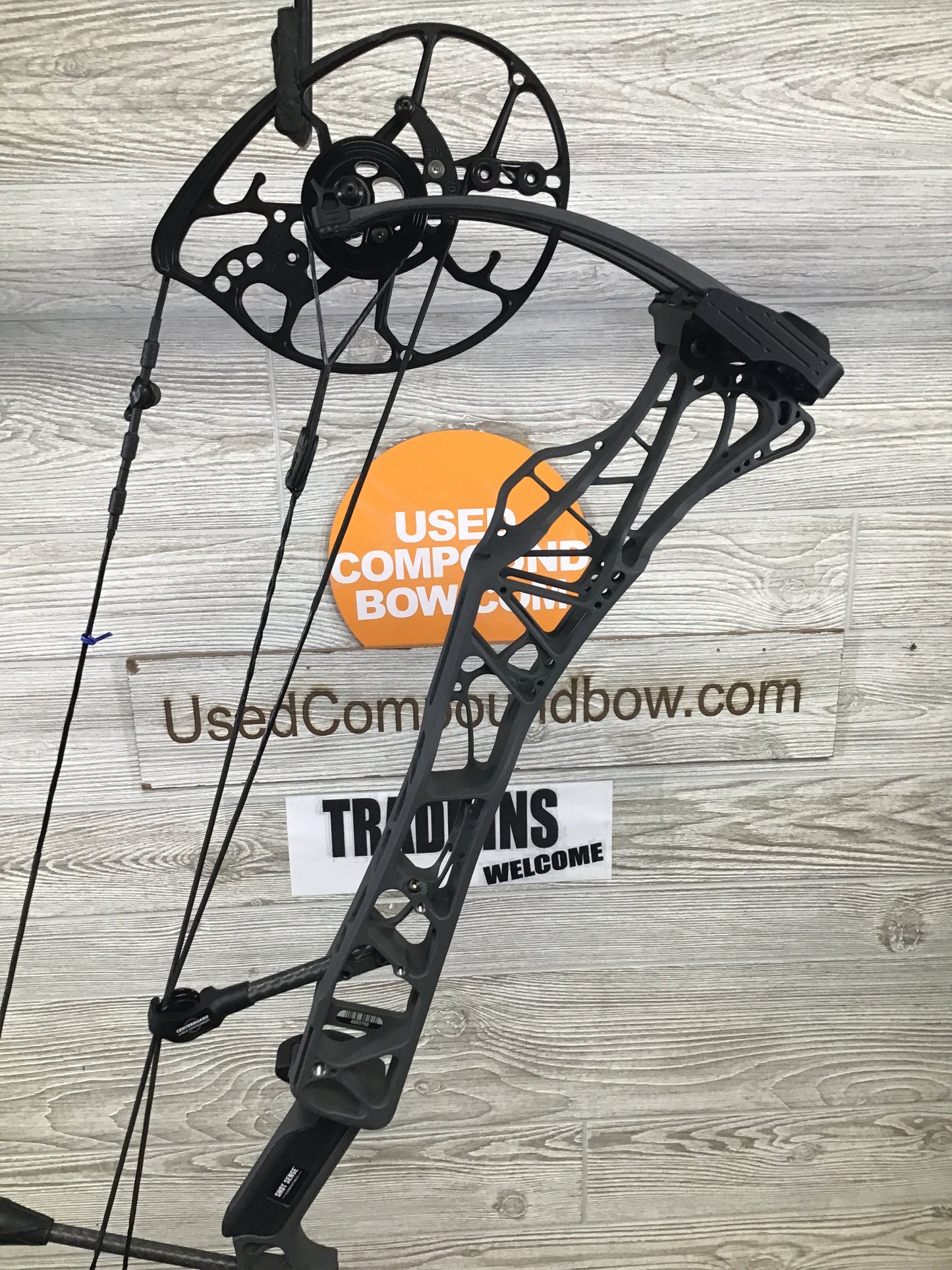 Used Mathews Lift X 29.5 Right Hand Shale 28.5/70