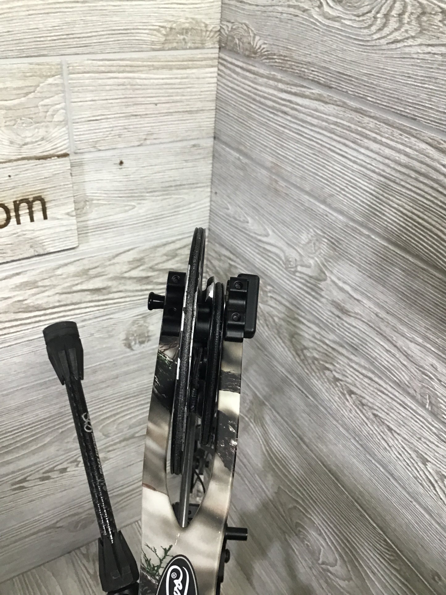 Mathews Z3 Right Handed Bow Package 28" 60-70lbs