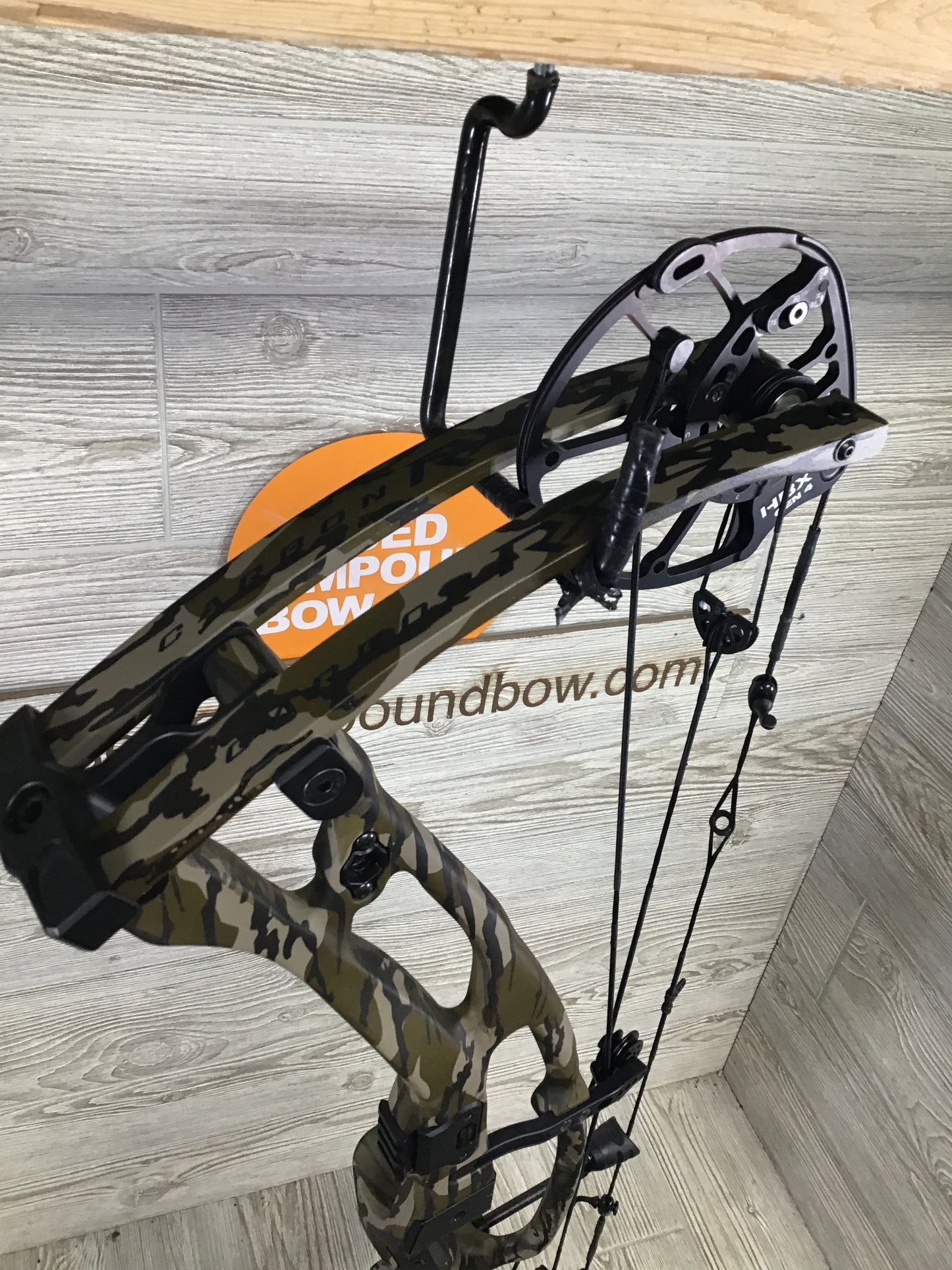 Used Hoyt RX-9 LH Mossy Oak Bottomland 70 - 29