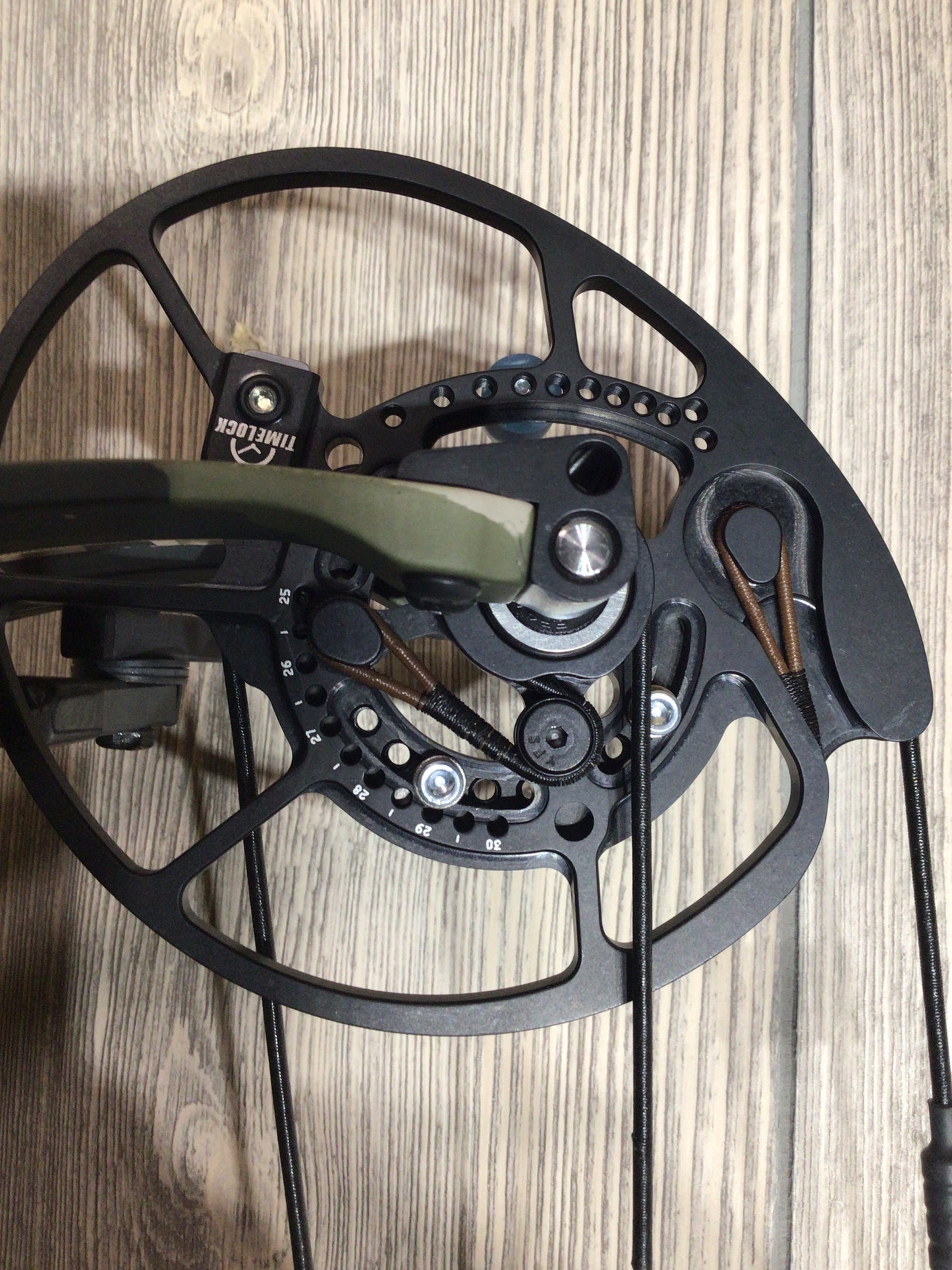 Bowtech Proven 34 Kuiu Verde SD Right Handed 25-30" 60-70lbs