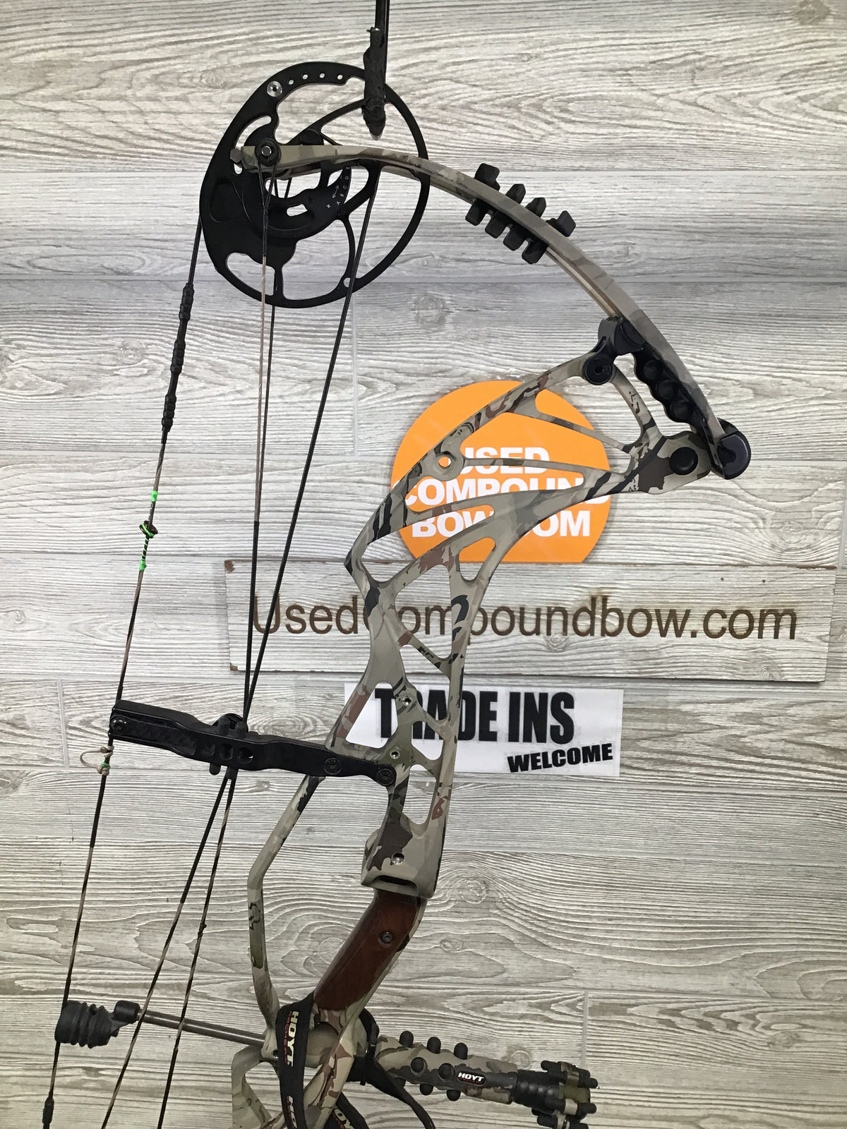Hoyt Pro Defiant Right Handed 60-70# Realtree UA camo 28-30#