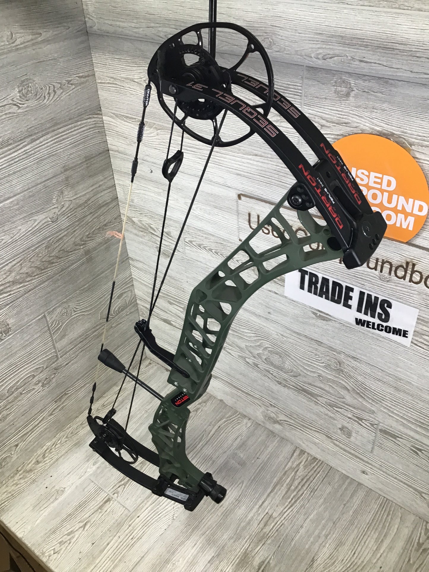 Darton Sequel 31 Right Handed 60-70# Green