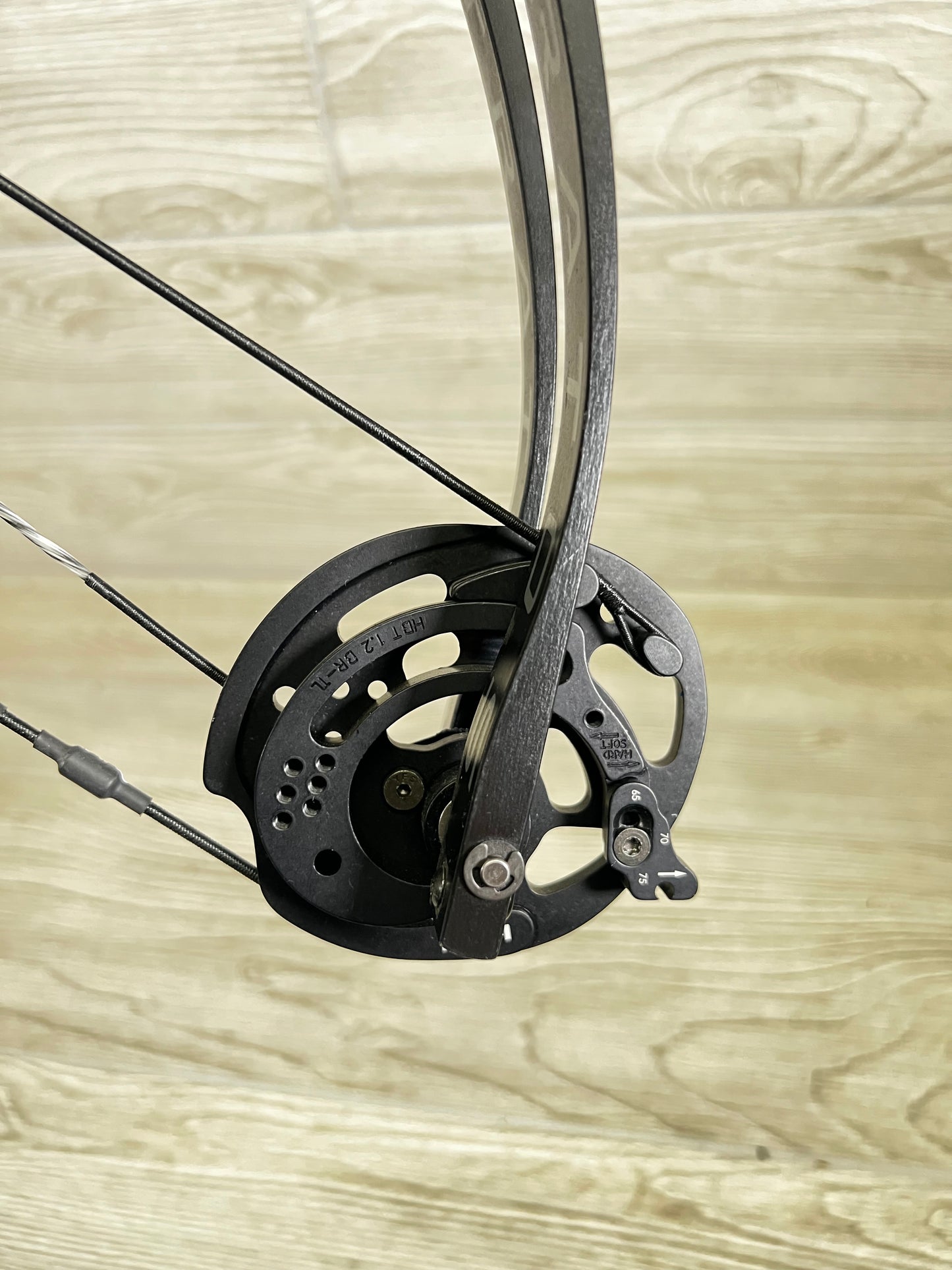 Used Hoyt Stratos 36 Right Handed Blue HBT 1 cam 24.25"-28"