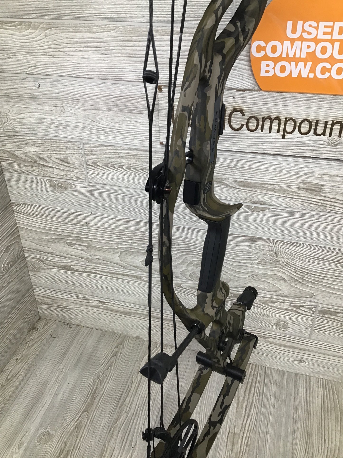 Used Hoyt RX-9 LH Mossy Oak Bottomland 70 - 29