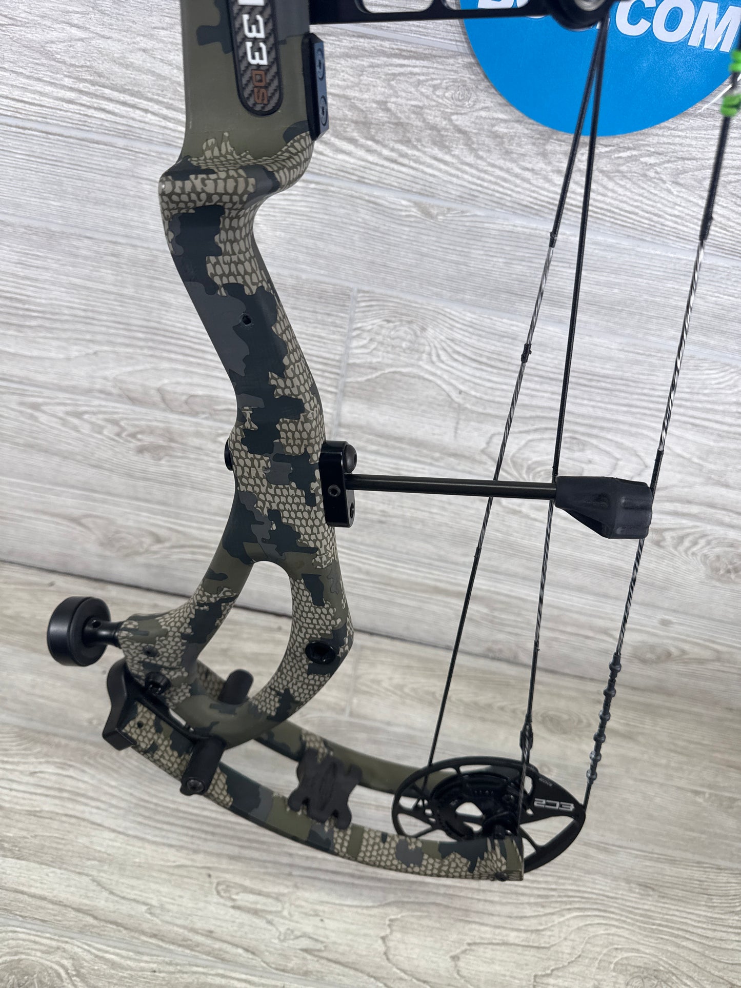 Used PSE Mach 33 Right Hand DS  70lb KuiuVerde 2.0 Bow w/ Gas SystmX Strings