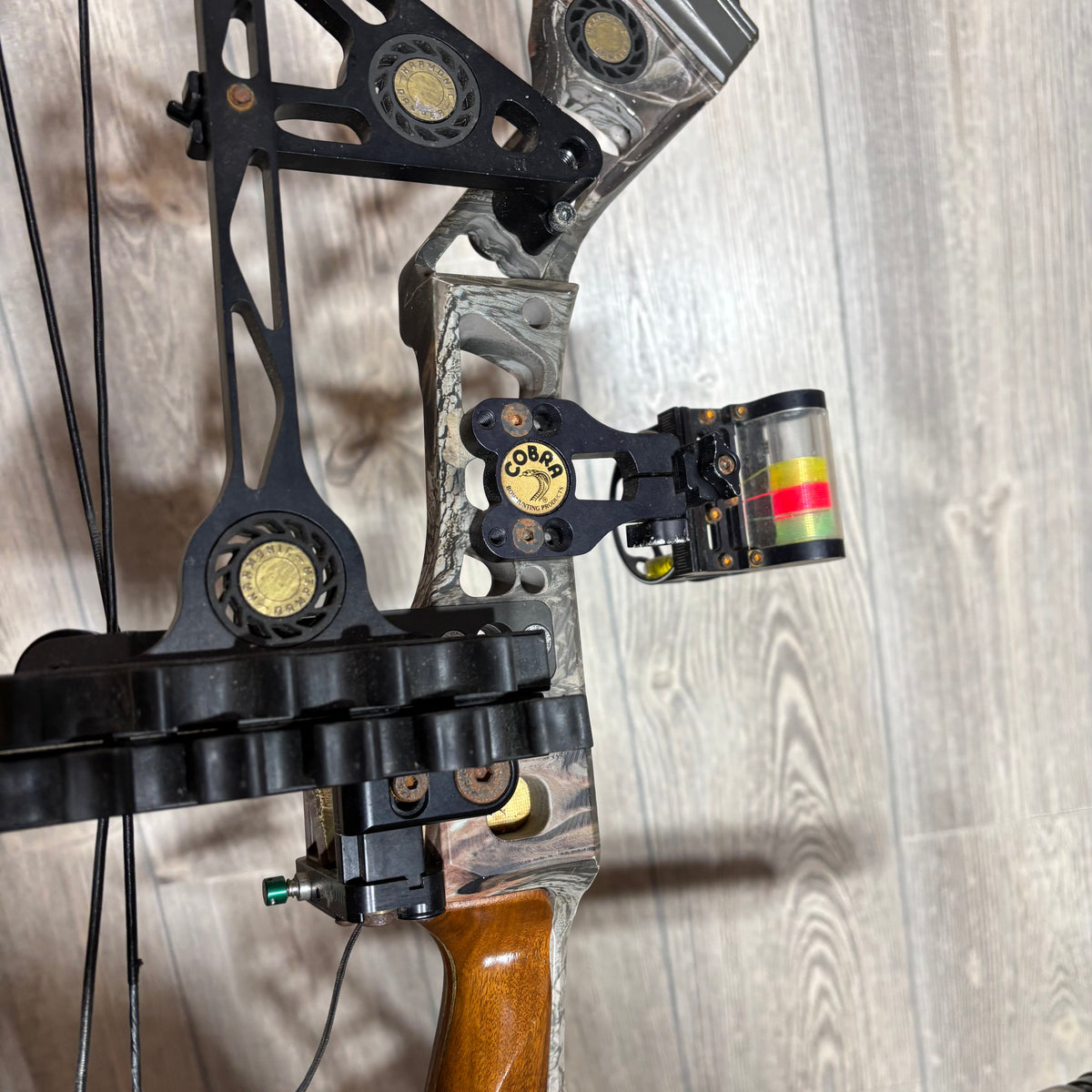 Used Mathews Outback RH 29" 70lbs Package