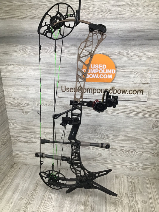 Used Mathews Lift 33 RH Earth Fade to Black Loaded Package