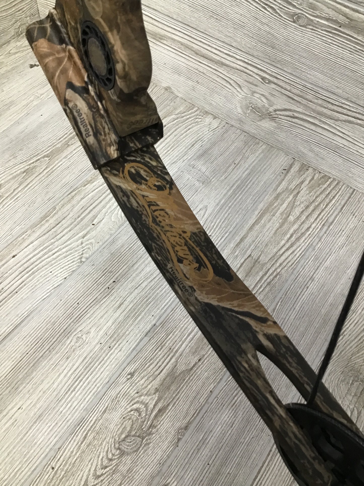 Used Mathews Legacy Right Handed 28 70lb Package