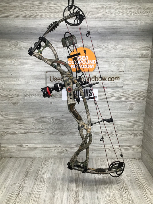 Used Hoyt Carbon Matrix 29" 70lb Right Hand Camo Bow Pkg
