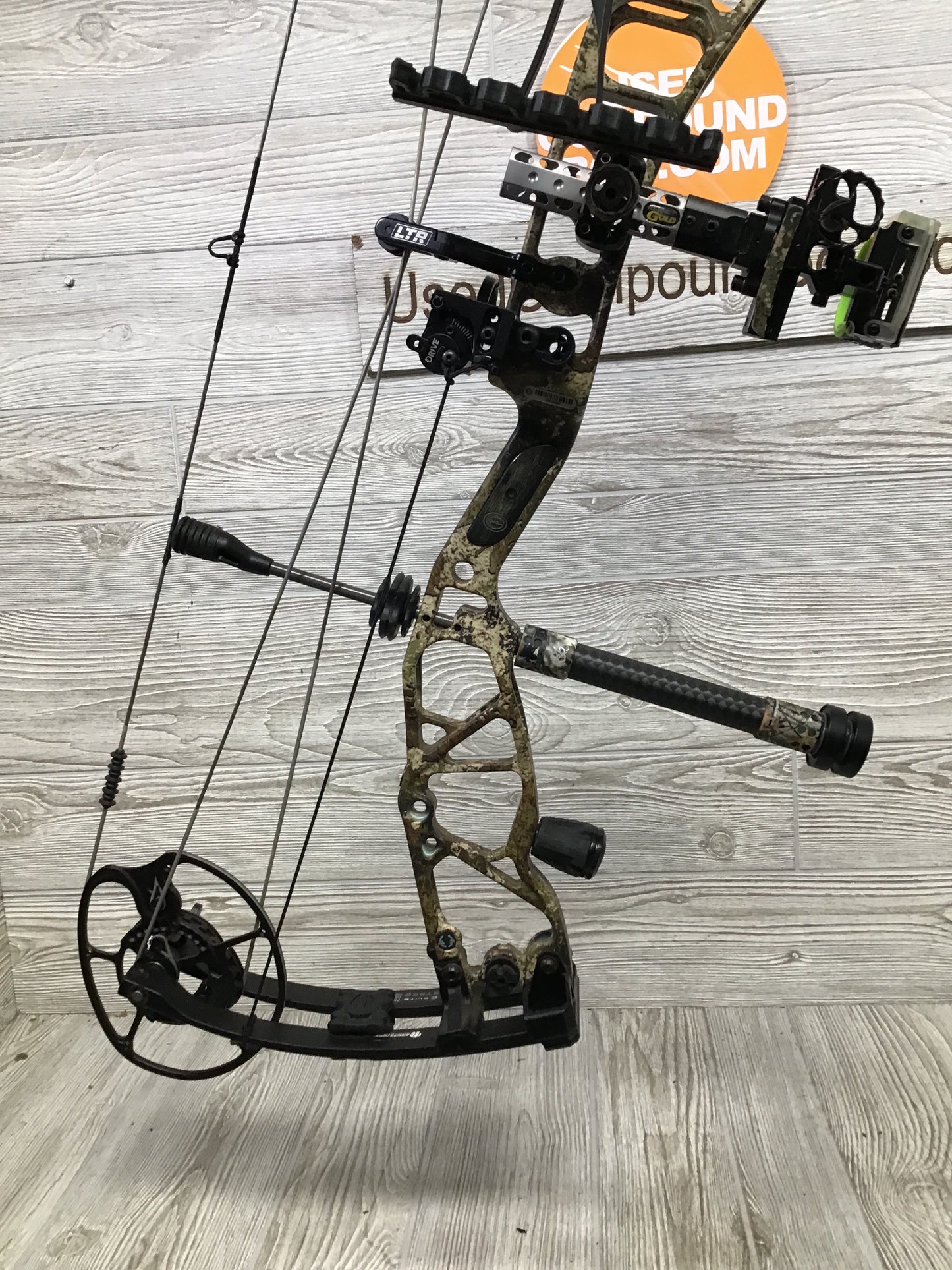 Elite Ethos TrueTimber Strata Right Handed 60-70# 25.5-31" Package