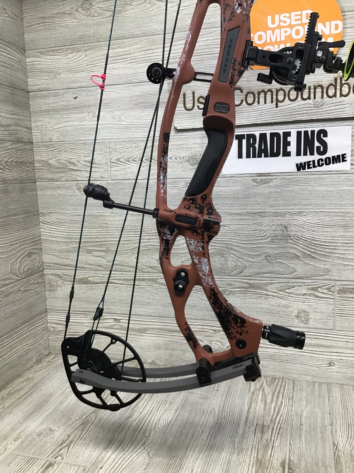 Hoyt RX-10 Ultra Left Handed Georgia Clay with Tombstone limbs 70-80# 30.25-31"