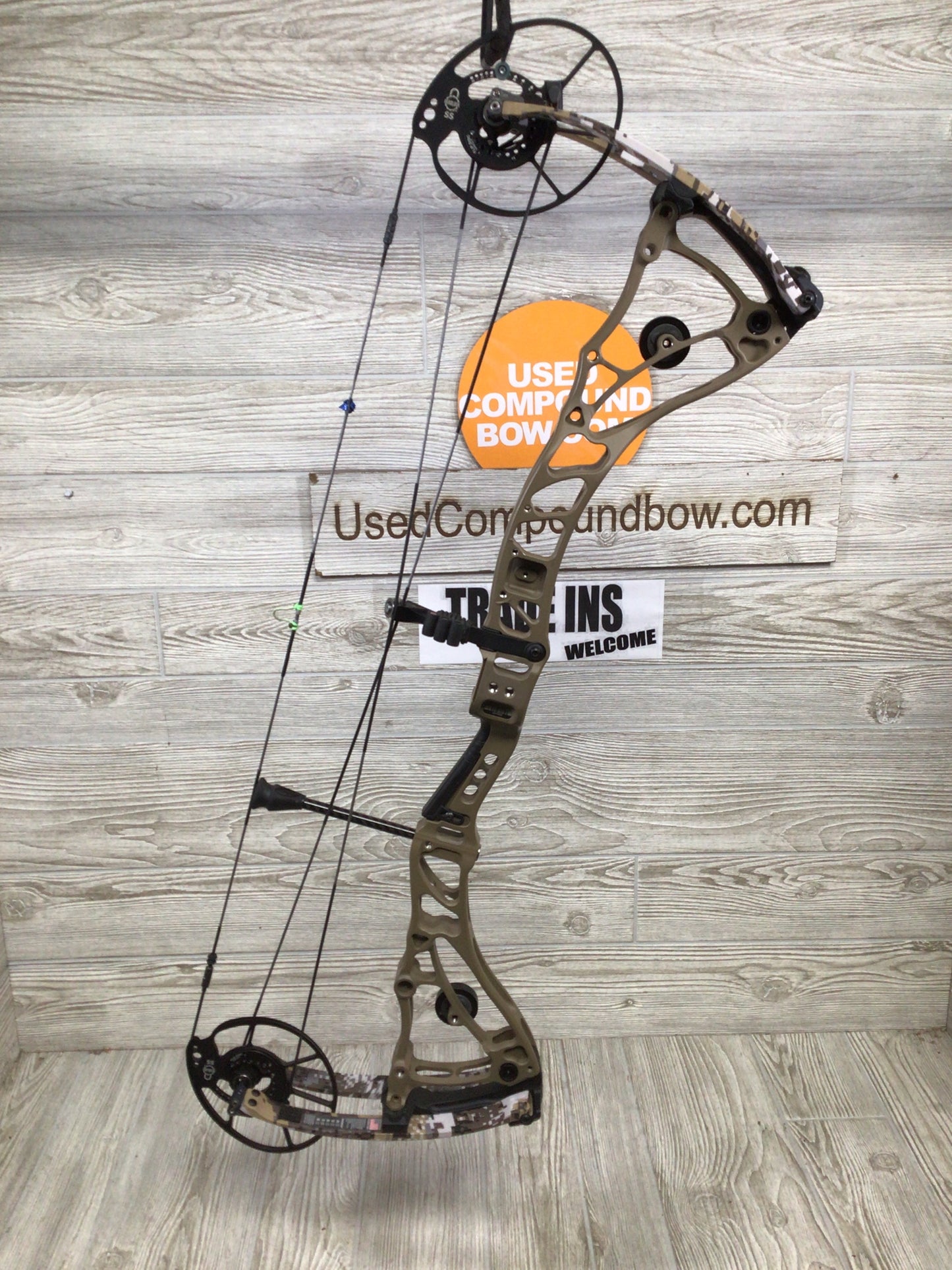 Bowtech Core SS 60-70# Flat Dark Earth/ Elevated 2 limbs 60-70#