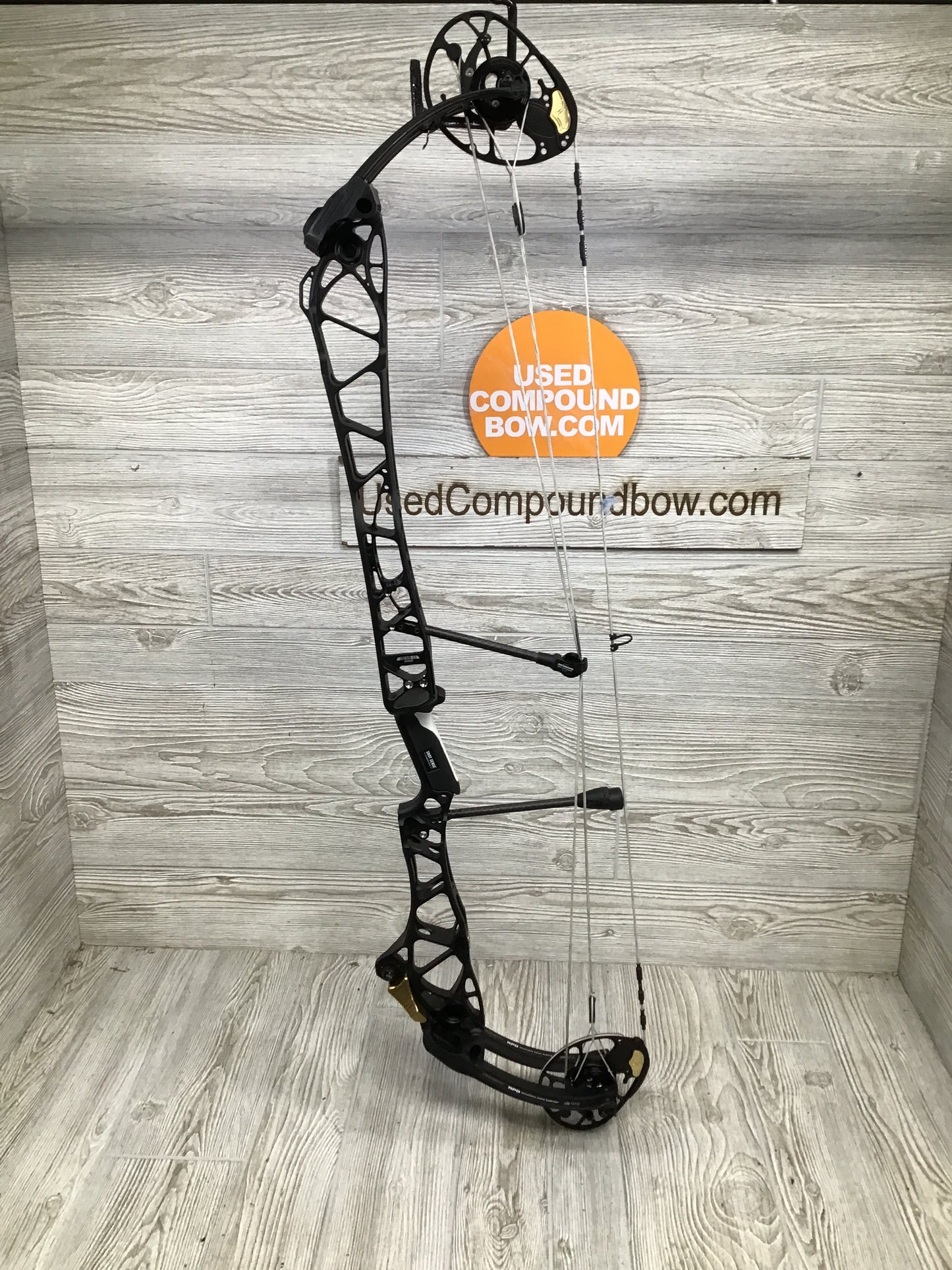 Mathews Title 40 Gen 2 Left Handed Black