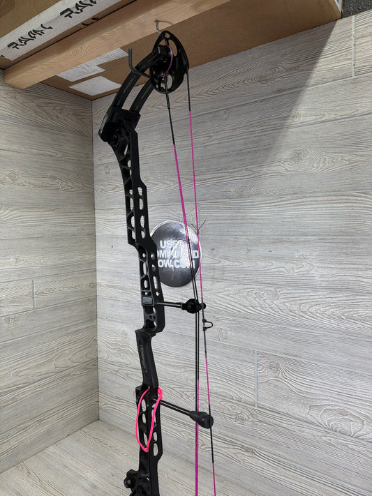 Used Mathews TRX 40 Right Handed Black 60# 31"